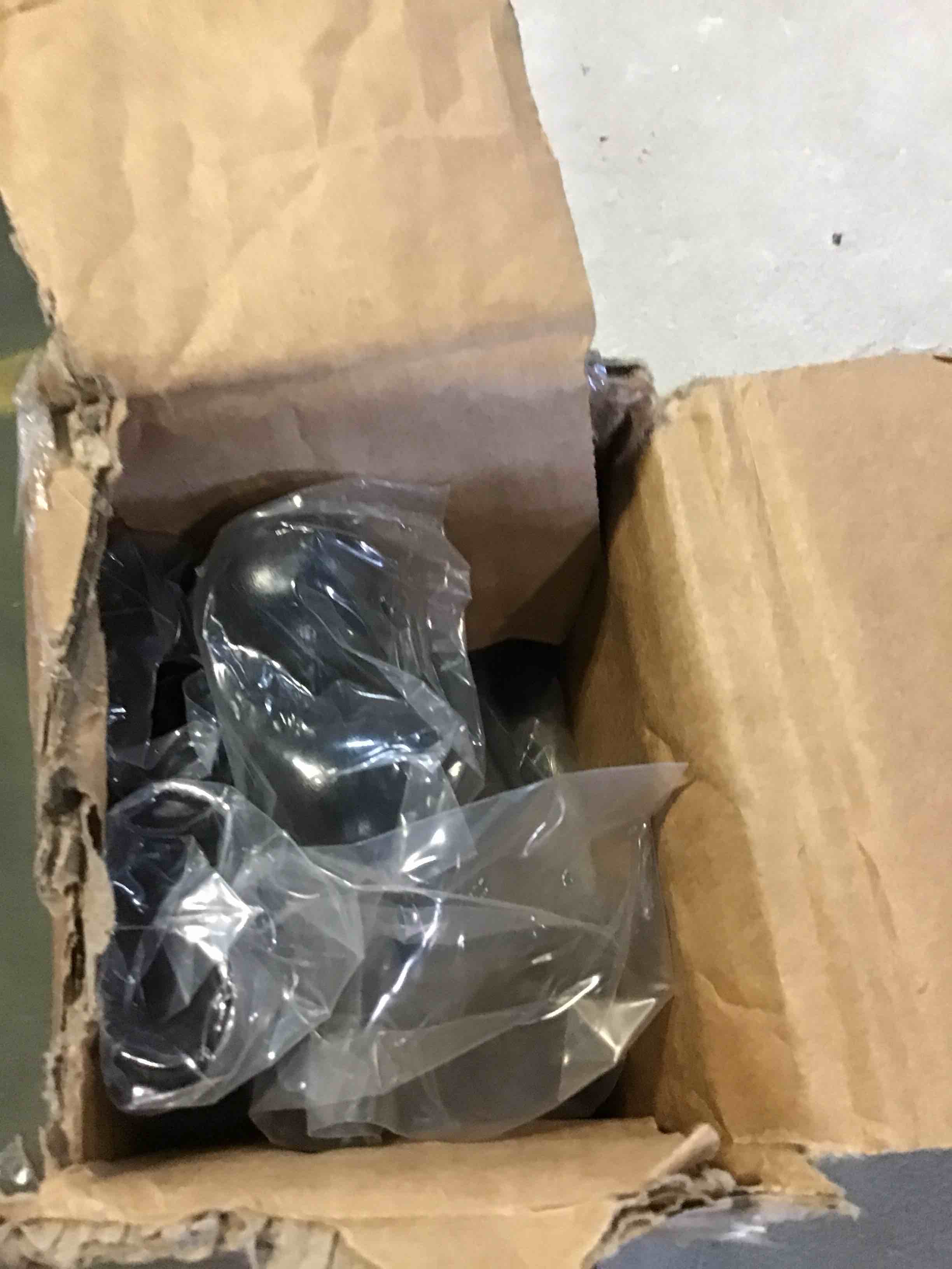https://s3.amazonaws.com/lotting-images-prod/bidfta/RED5013200_1696276820178.jpeg