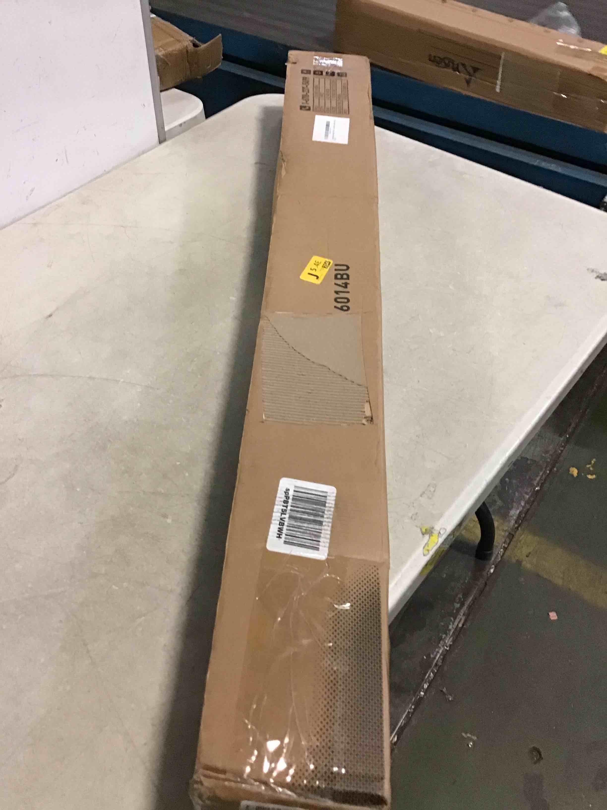https://s3.amazonaws.com/lotting-images-prod/bidfta/RED5013217_1696332079161.jpeg