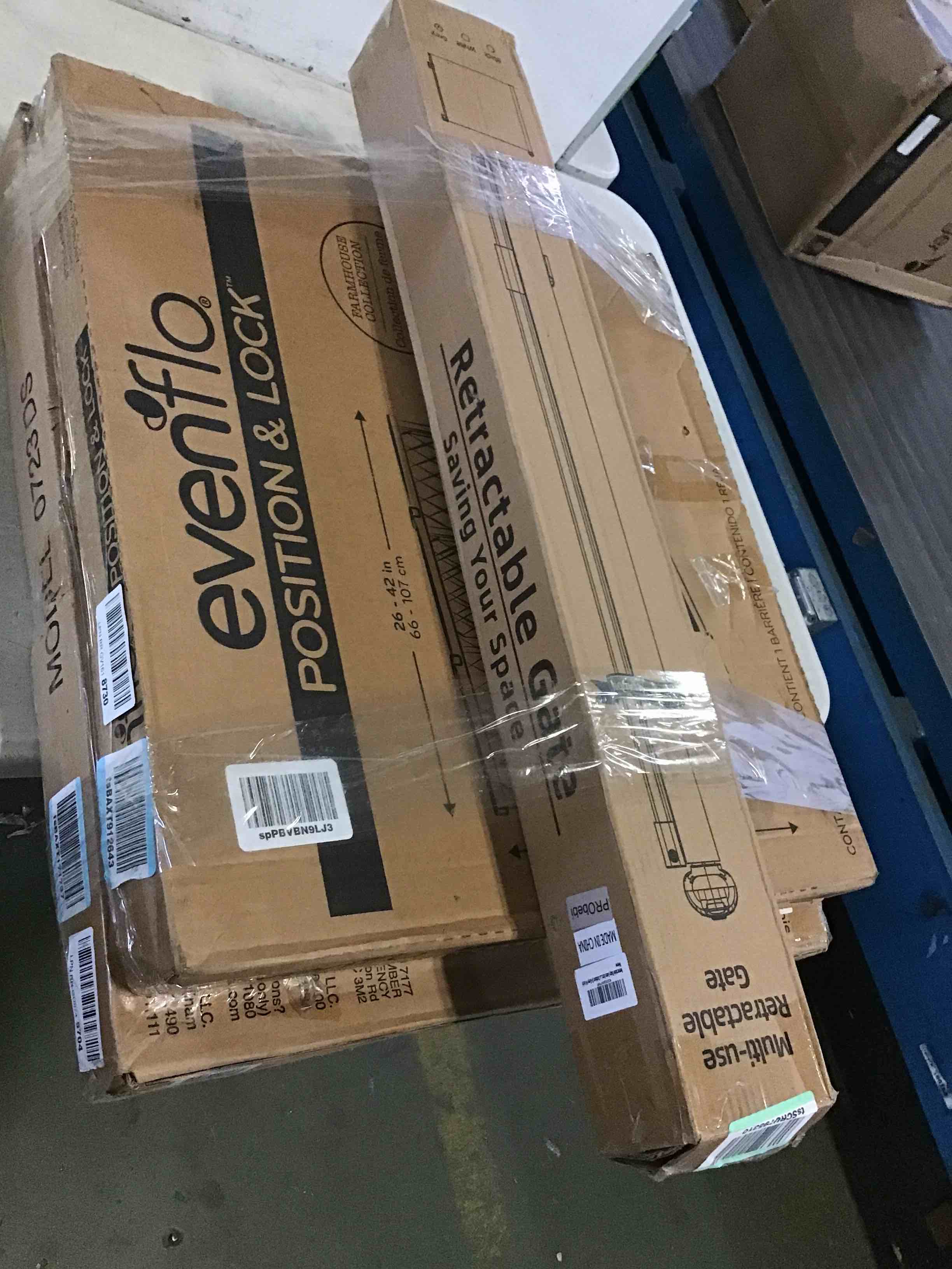 https://s3.amazonaws.com/lotting-images-prod/bidfta/RED5013350_1696354761767.jpeg