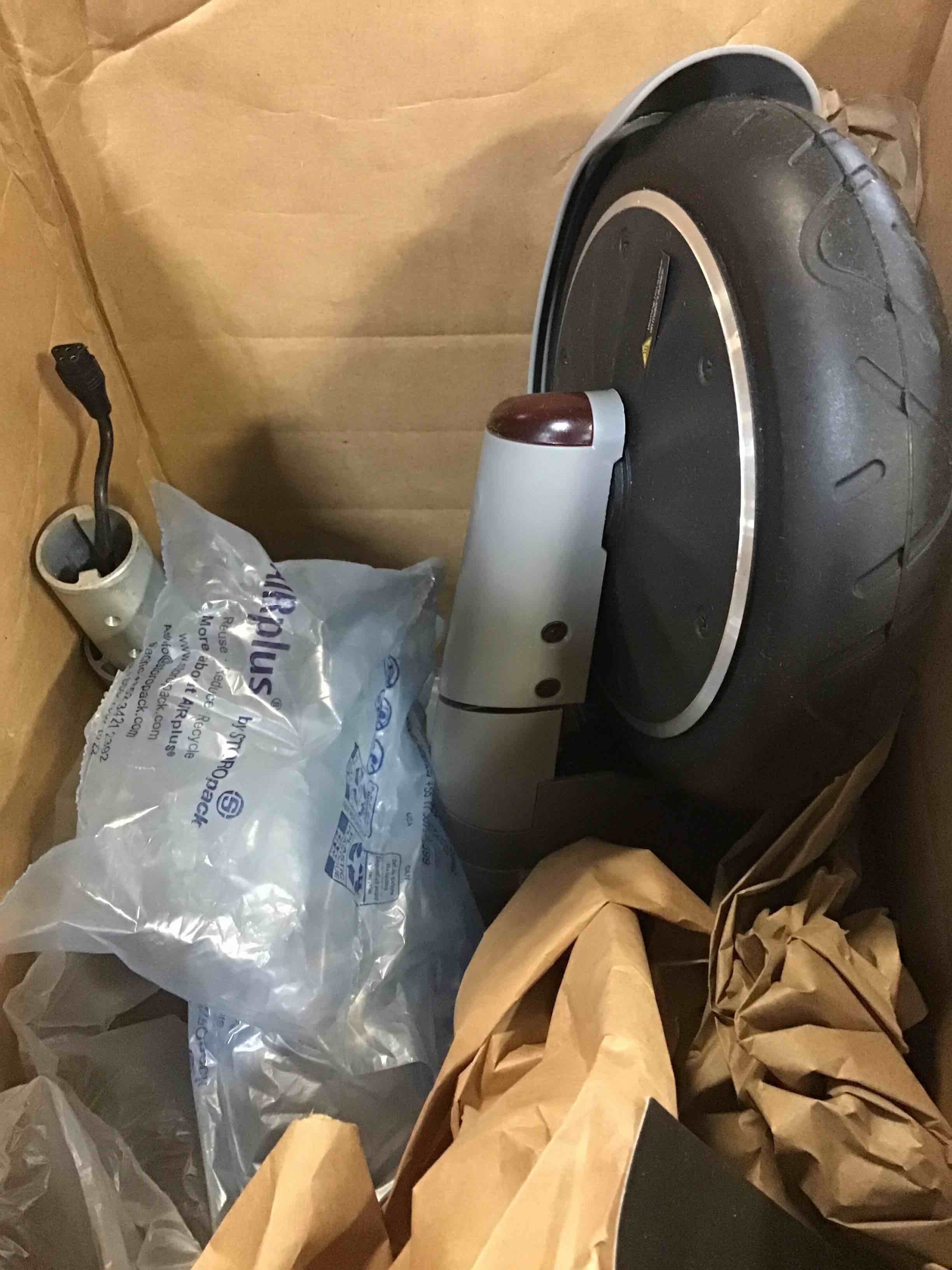 https://s3.amazonaws.com/lotting-images-prod/bidfta/RED5013480_1695136576353.jpeg
