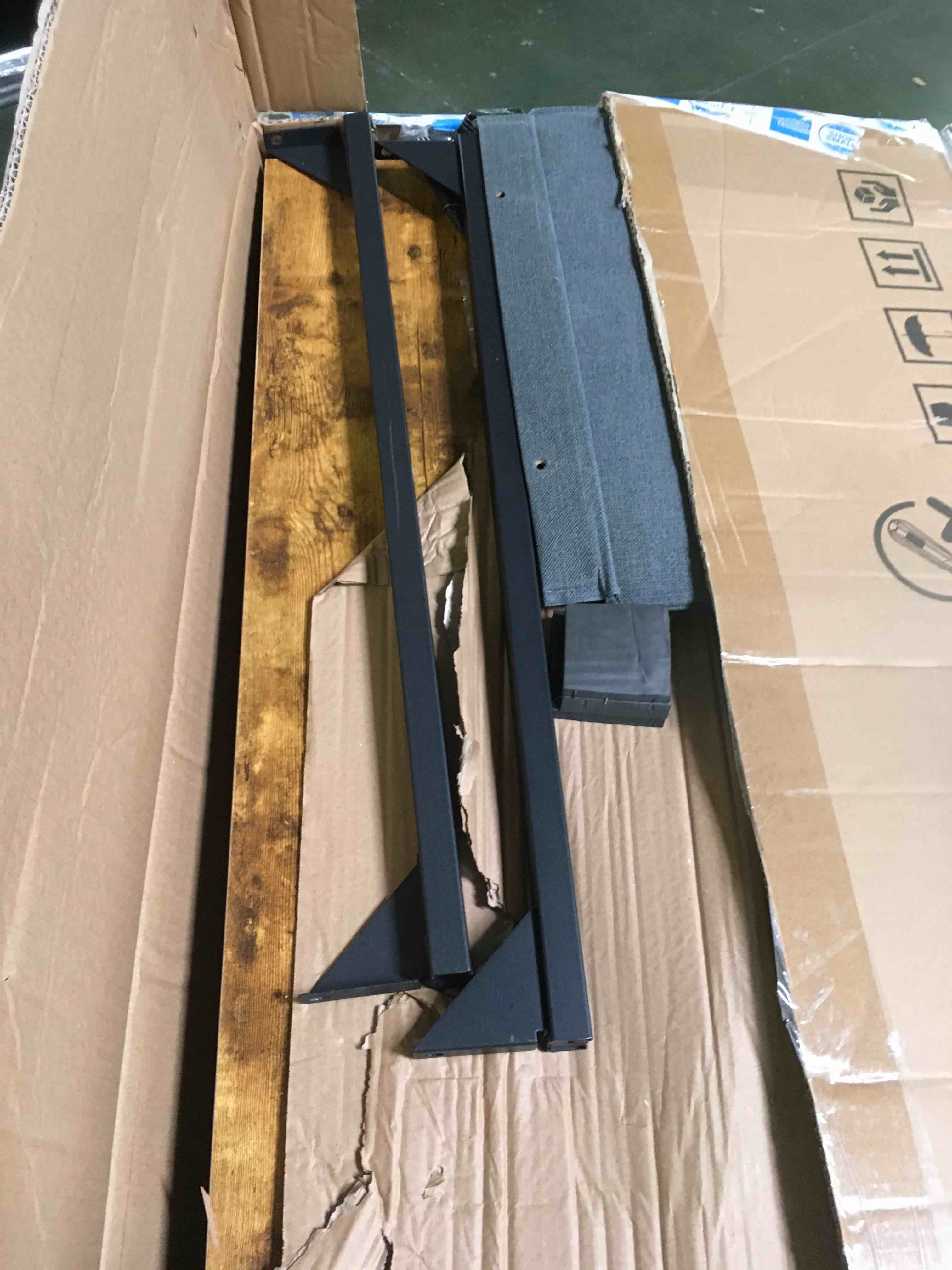 https://s3.amazonaws.com/lotting-images-prod/bidfta/RED5014280_1695657678525.jpeg
