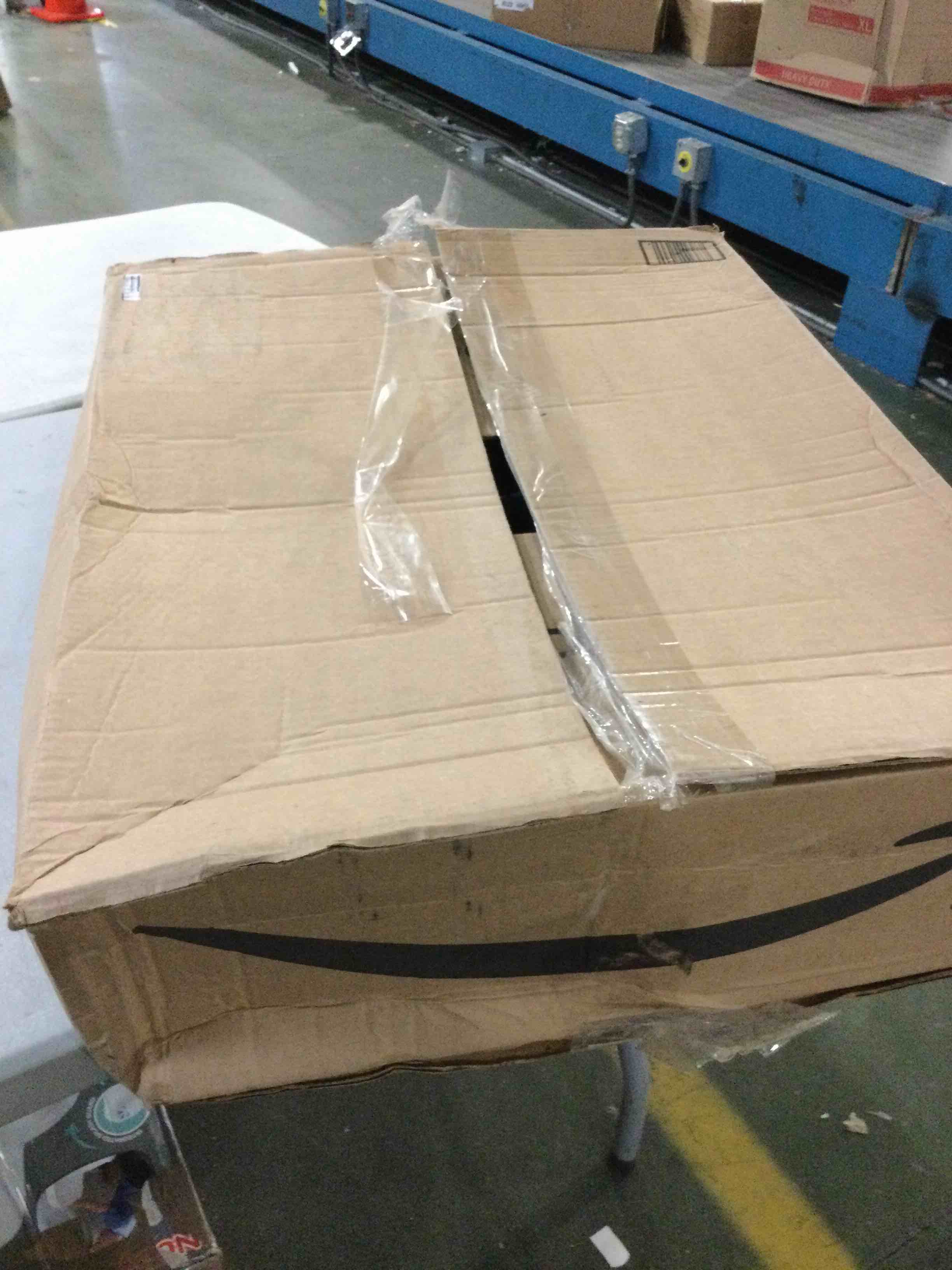 https://s3.amazonaws.com/lotting-images-prod/bidfta/RED5014368_1695726733649.jpeg