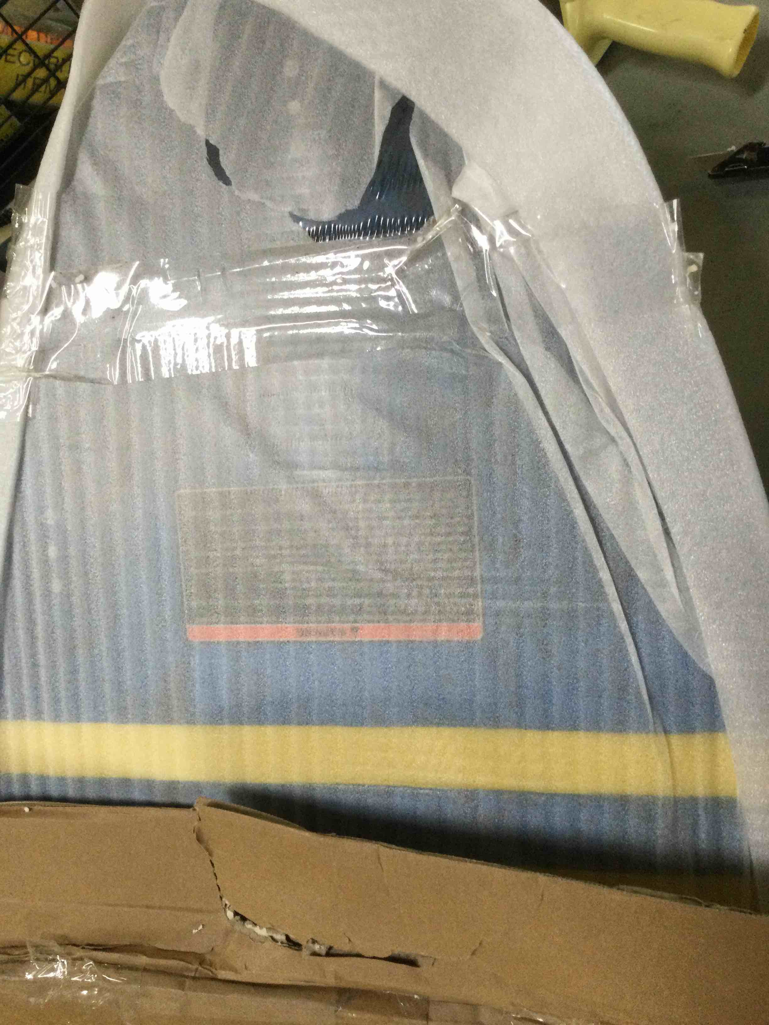https://s3.amazonaws.com/lotting-images-prod/bidfta/RED5014423_1695734188334.jpeg
