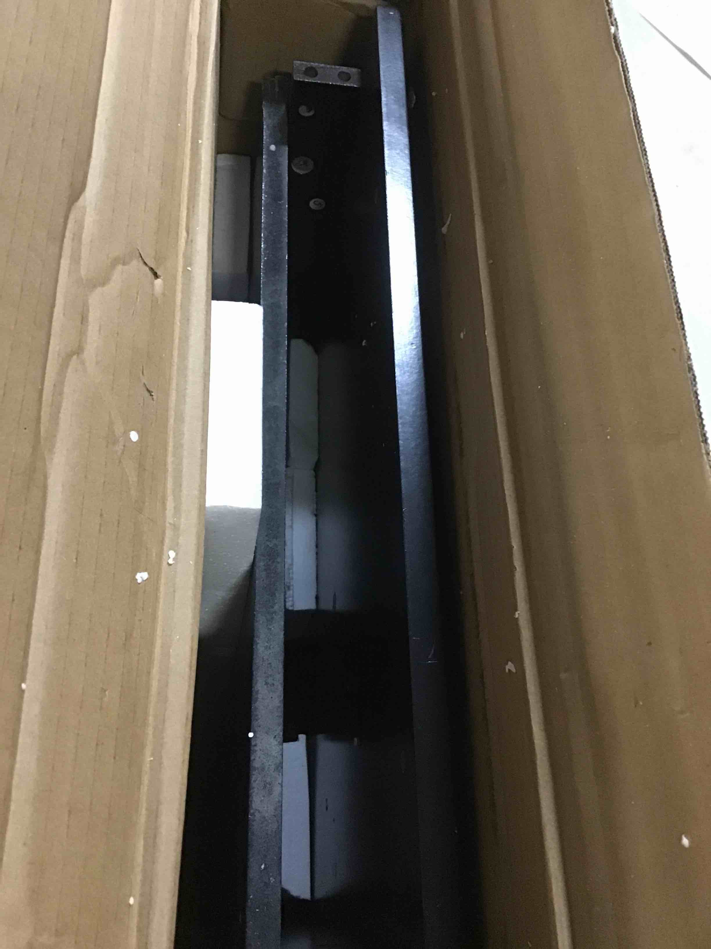 https://s3.amazonaws.com/lotting-images-prod/bidfta/RED5014892_1695911163238.jpeg