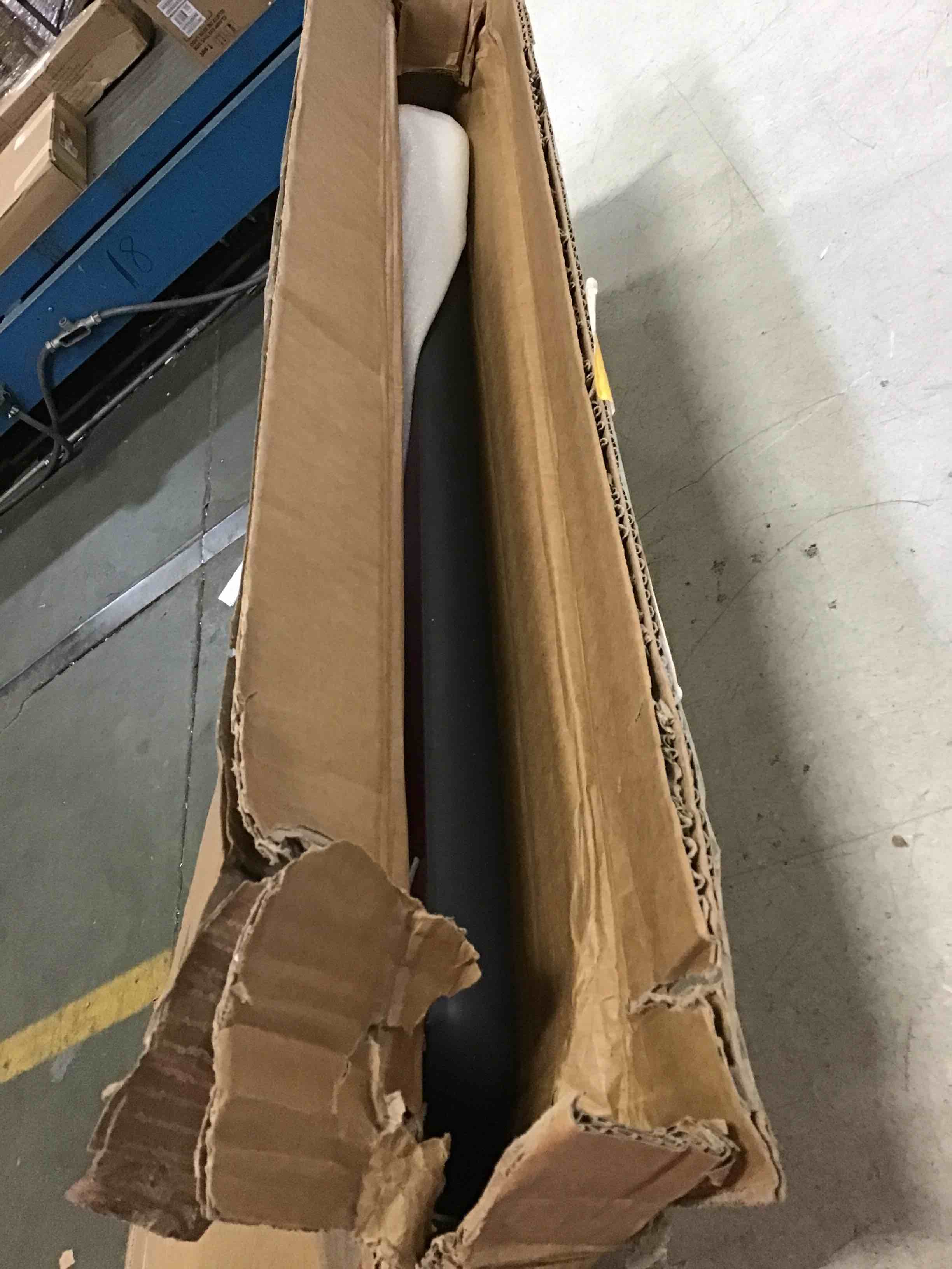 https://s3.amazonaws.com/lotting-images-prod/bidfta/RED5015103_1695669469666.jpeg