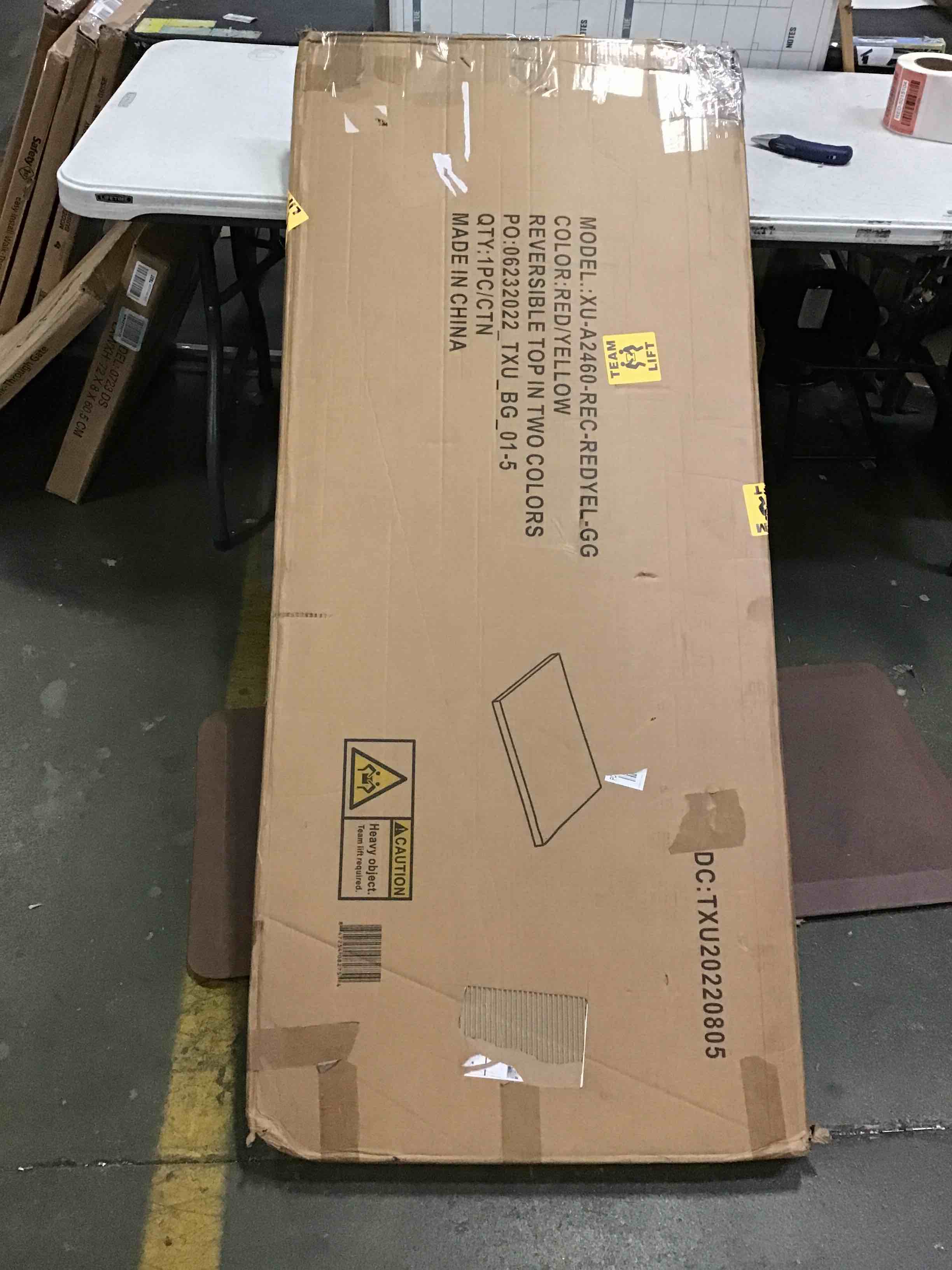 https://s3.amazonaws.com/lotting-images-prod/bidfta/RED5015103_1695669626950.jpeg