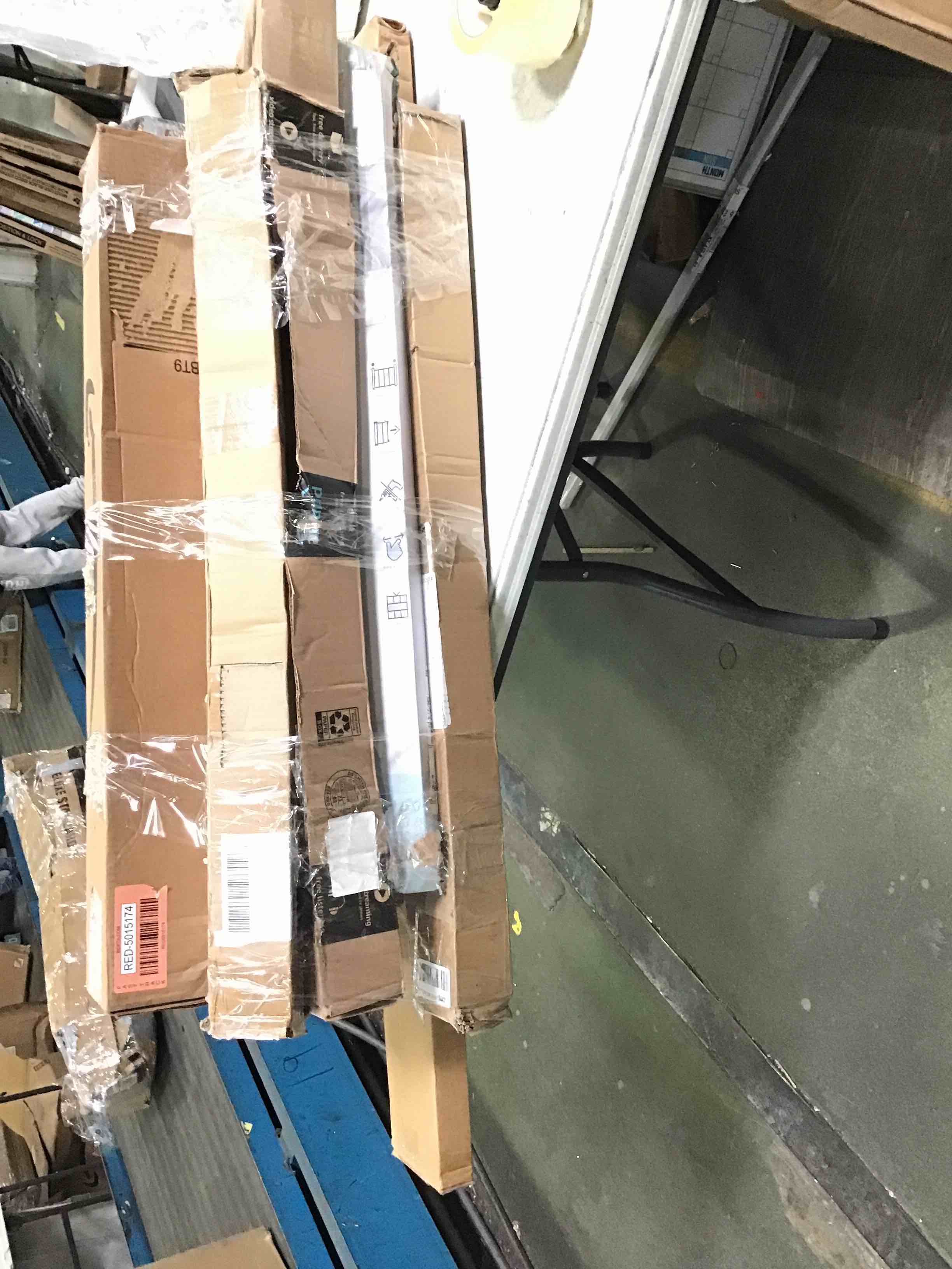 https://s3.amazonaws.com/lotting-images-prod/bidfta/RED5015174_1695753901081.jpeg