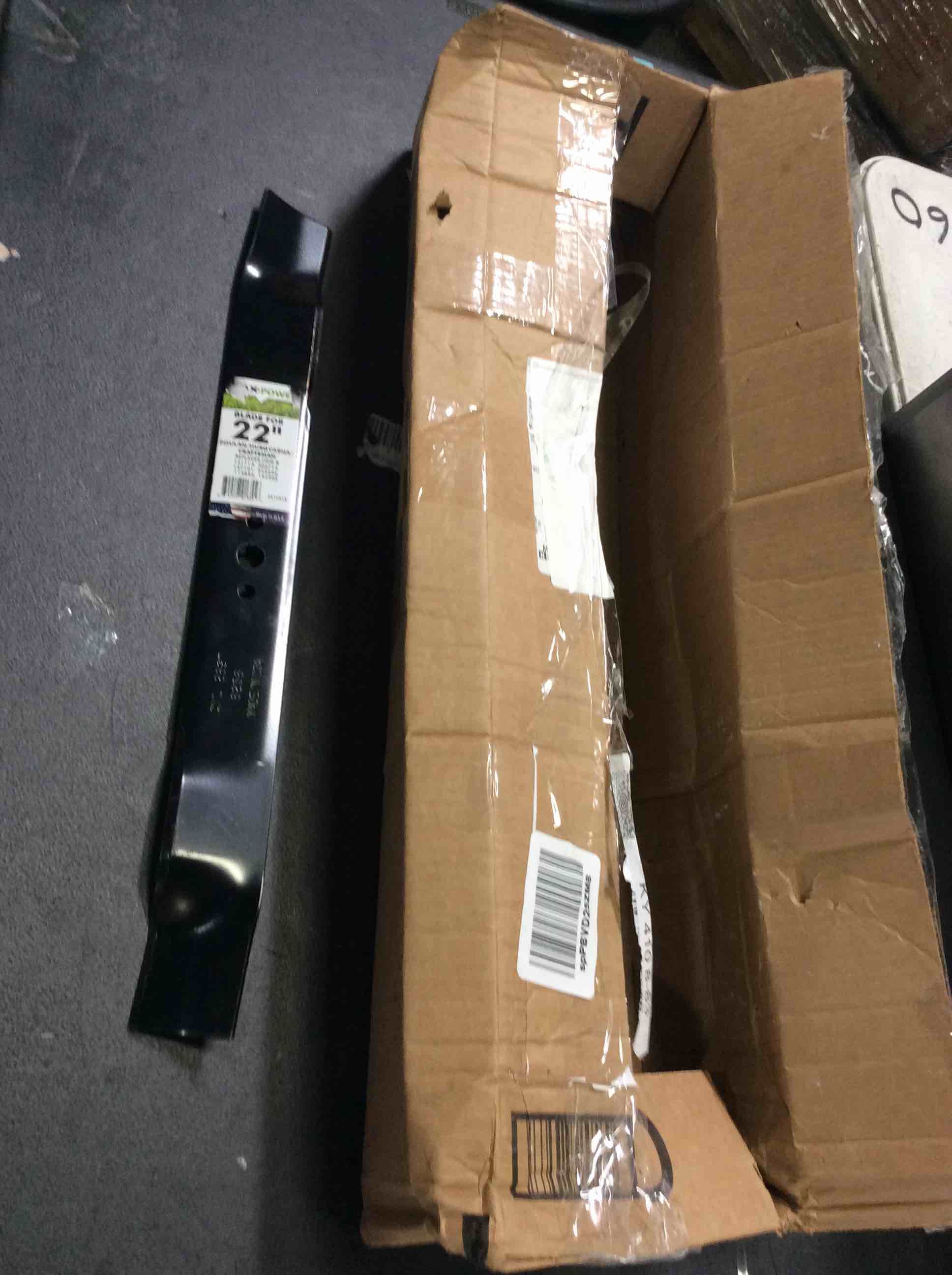 https://s3.amazonaws.com/lotting-images-prod/bidfta/RED5015175_1695753802340.jpeg