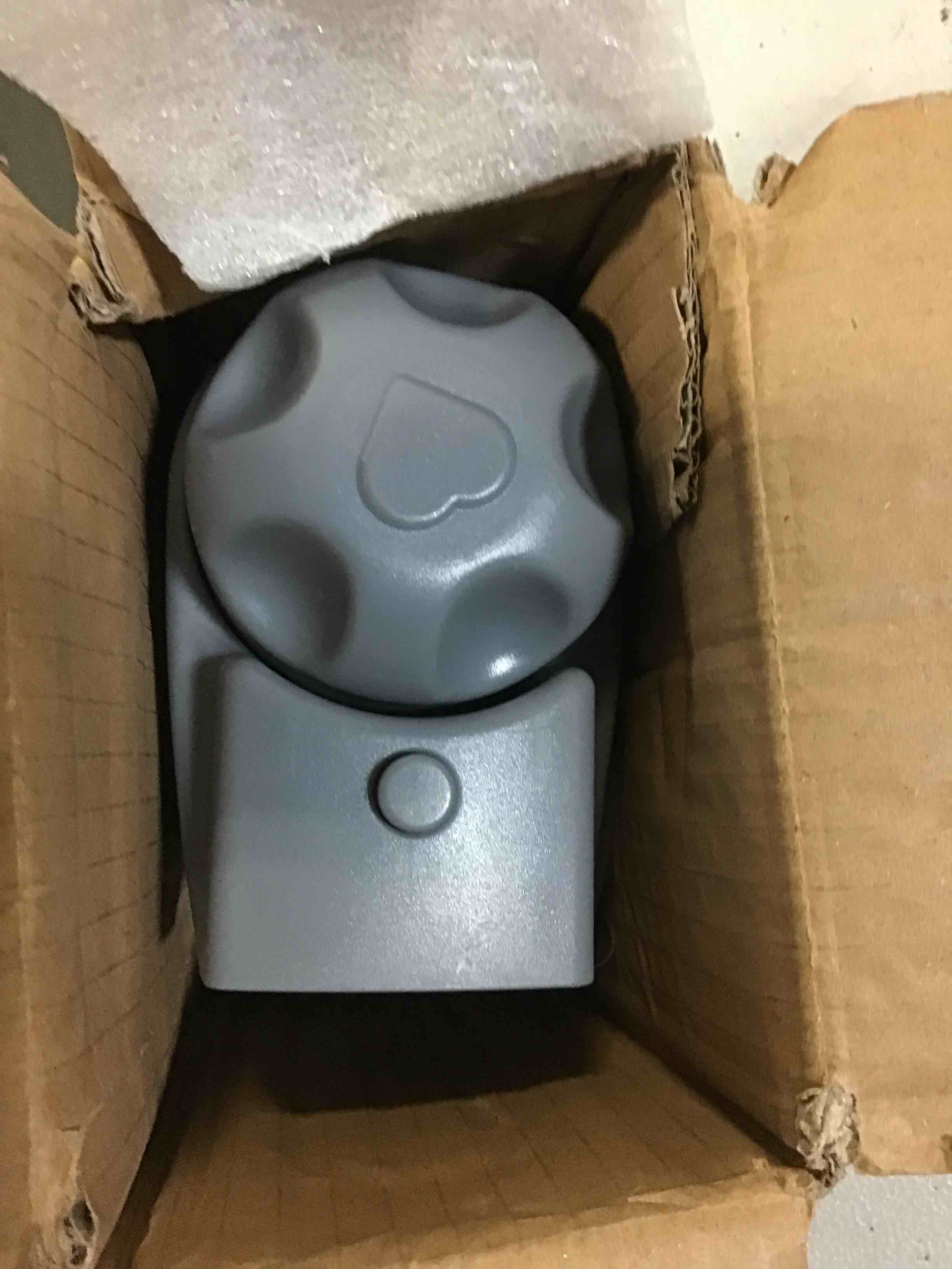 https://s3.amazonaws.com/lotting-images-prod/bidfta/RED5015197_1695819030608.jpeg