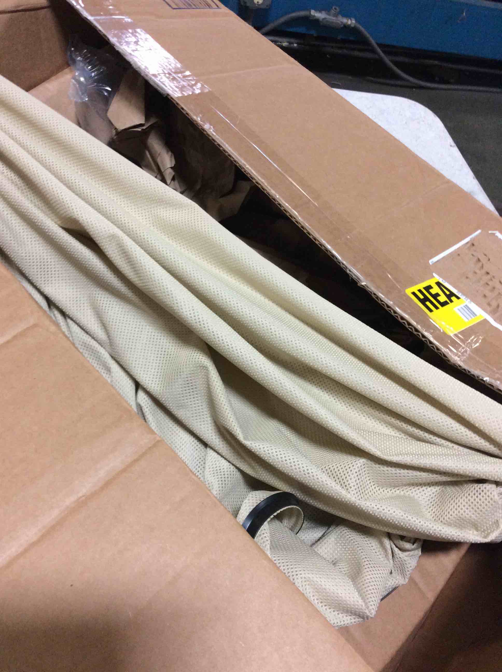 https://s3.amazonaws.com/lotting-images-prod/bidfta/RED5015330_1696335721439.jpeg