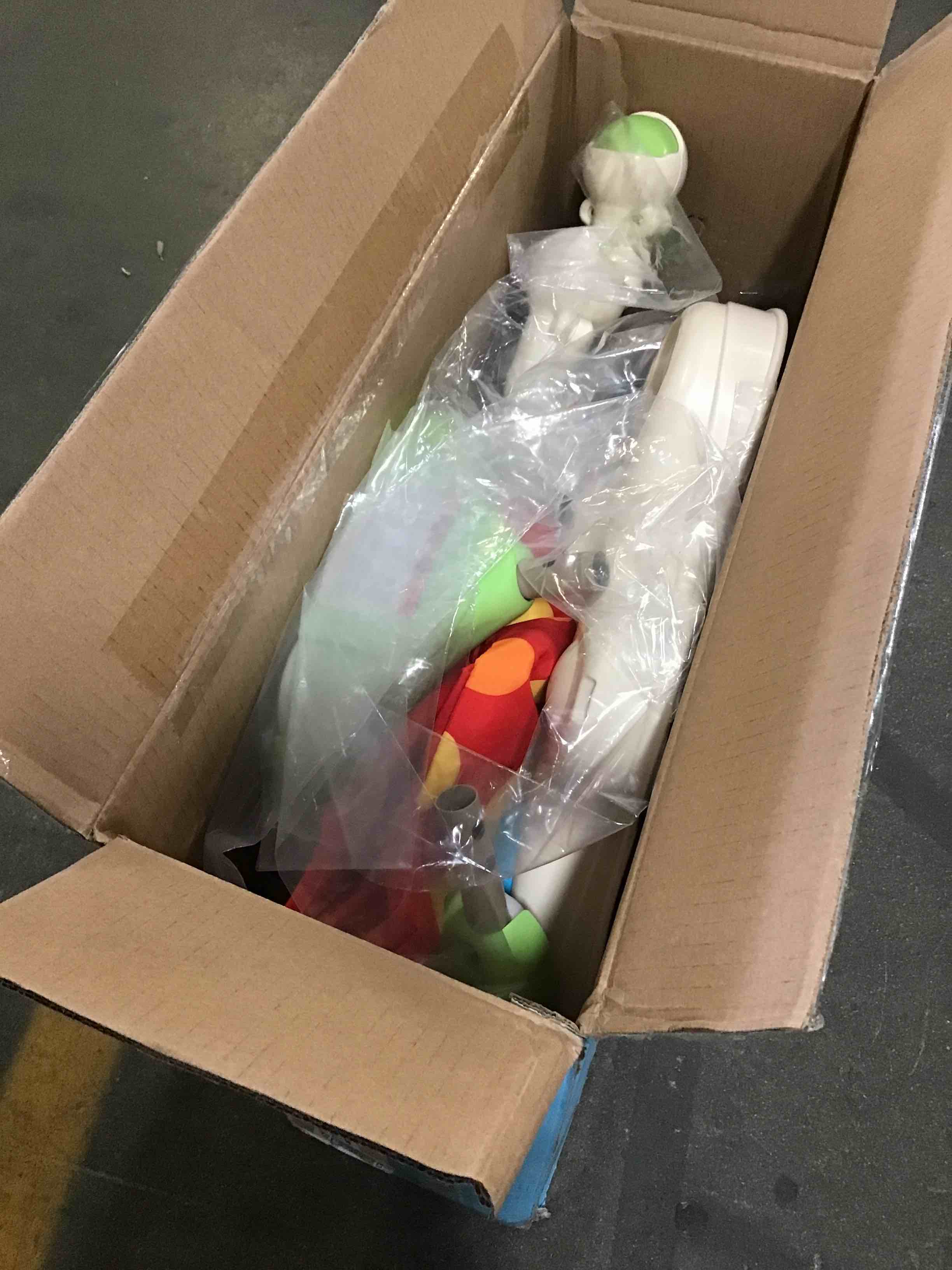https://s3.amazonaws.com/lotting-images-prod/bidfta/RED5015609_1696443915159.jpeg