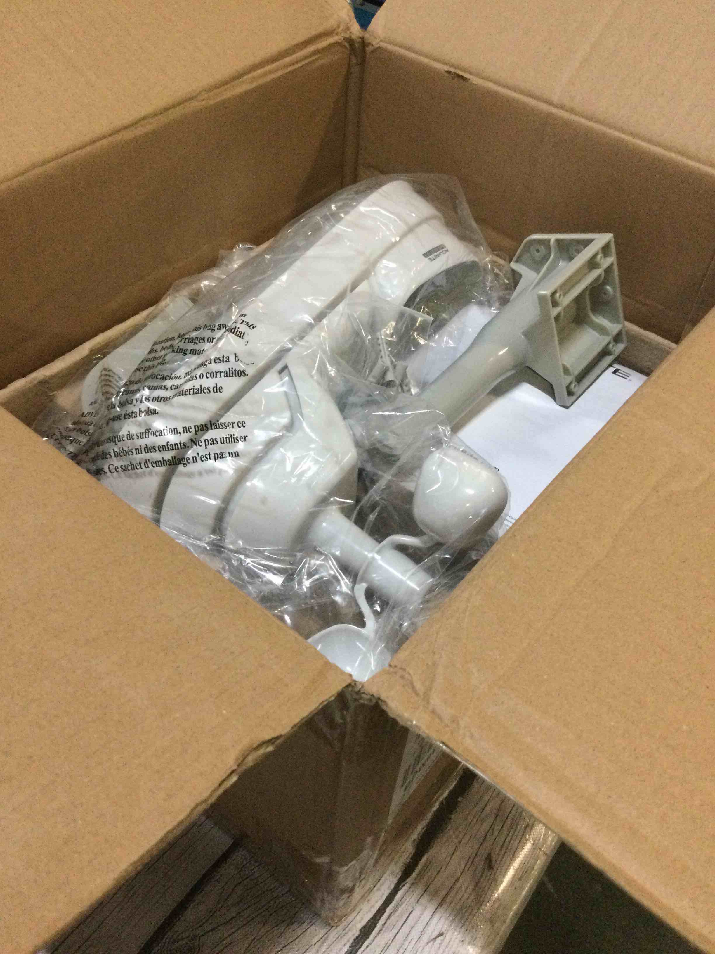 https://s3.amazonaws.com/lotting-images-prod/bidfta/RED5015814_1696595488428.jpeg