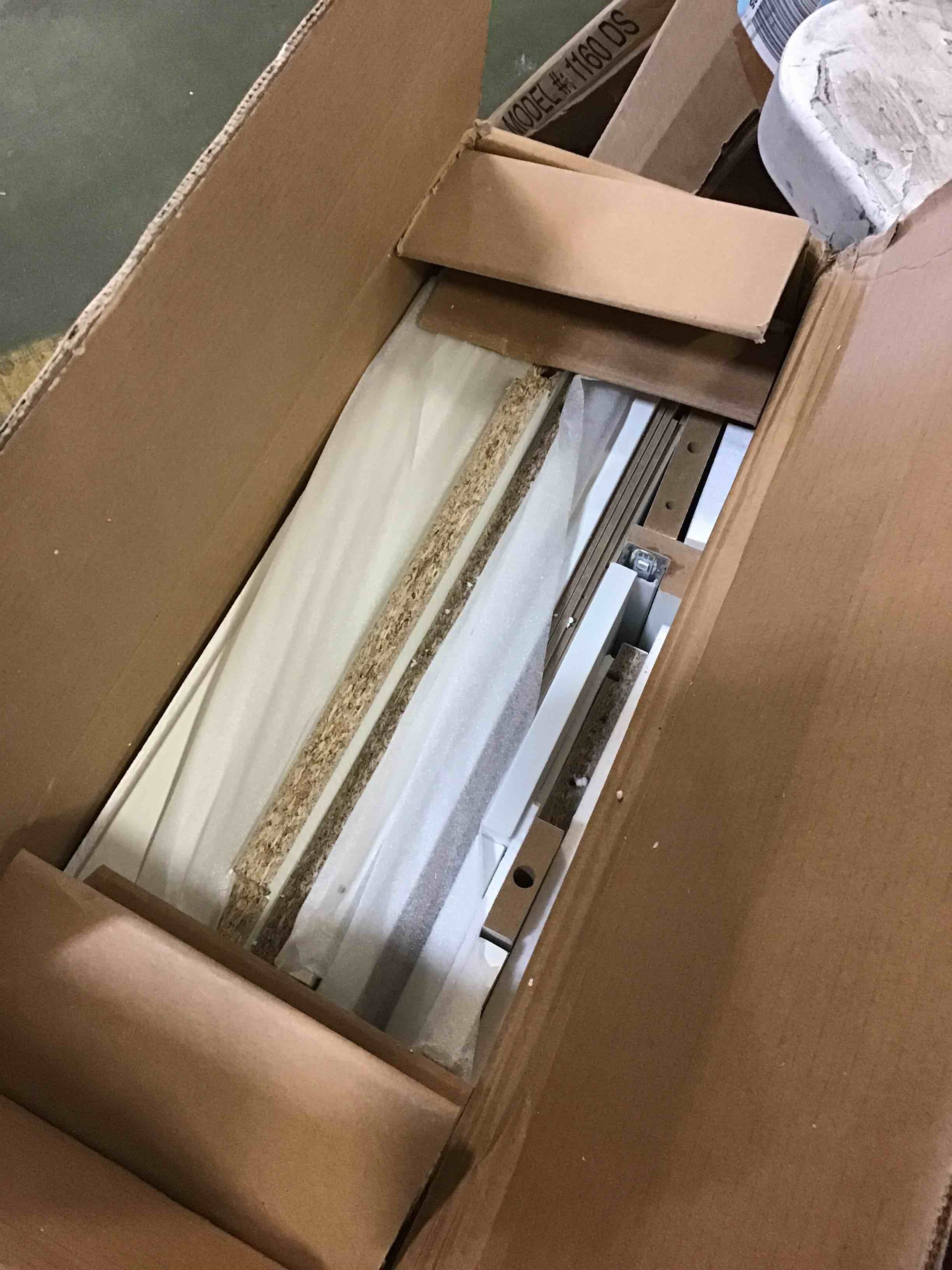 https://s3.amazonaws.com/lotting-images-prod/bidfta/RED5016010_1696859526232.jpeg