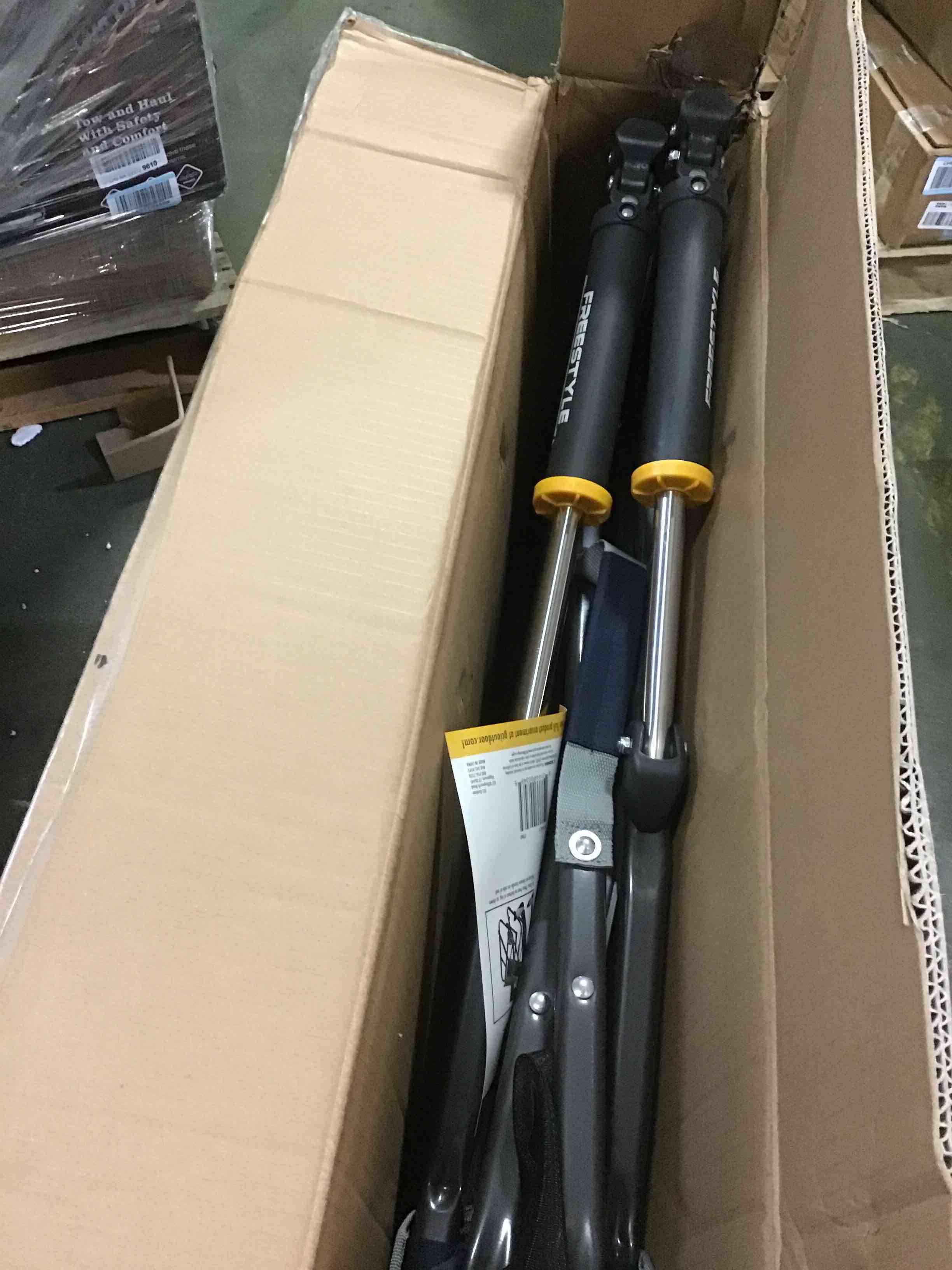 https://s3.amazonaws.com/lotting-images-prod/bidfta/RED5016303_1697027257451.jpeg