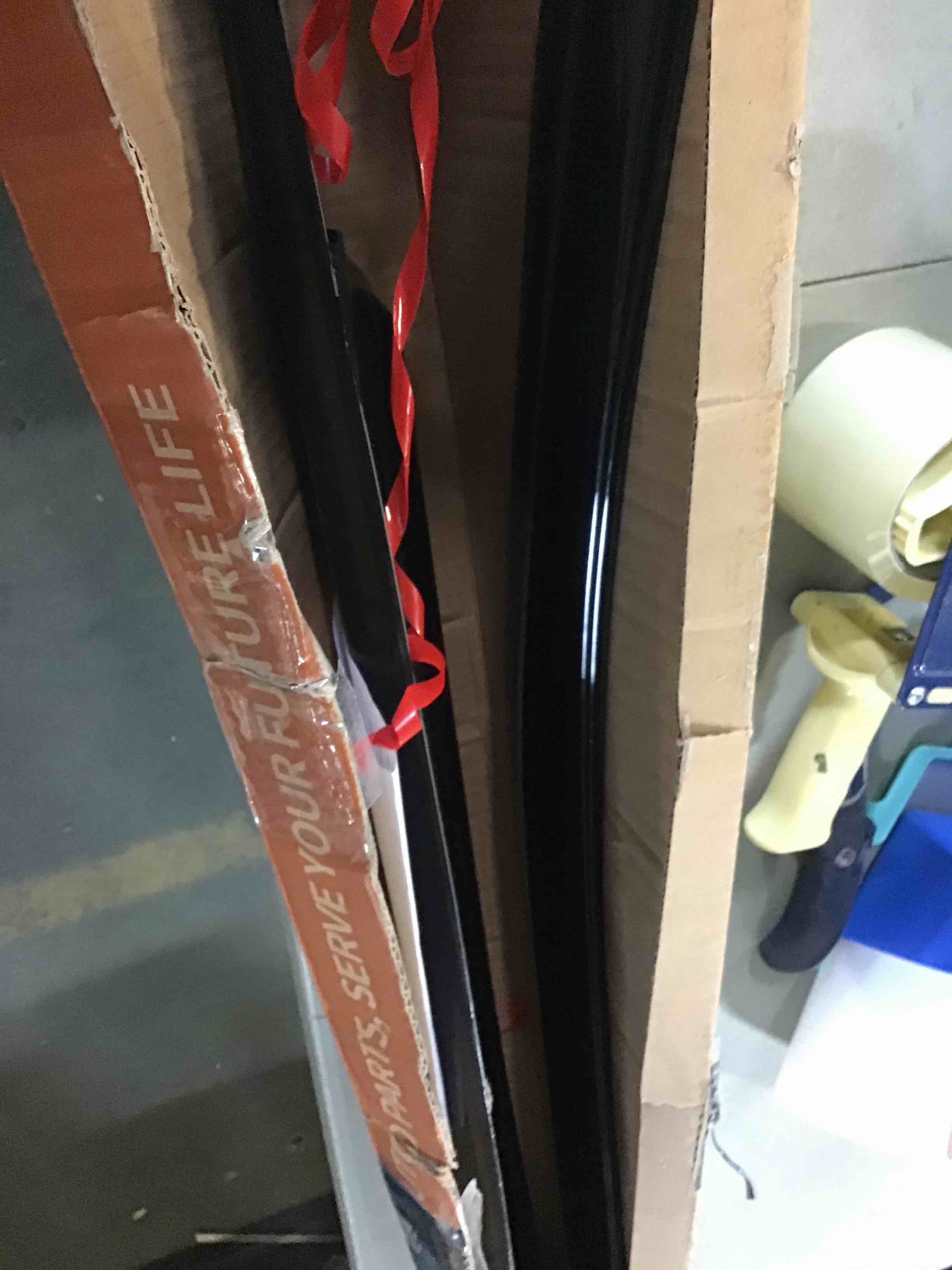 https://s3.amazonaws.com/lotting-images-prod/bidfta/RED5016508_1695392290822.jpeg