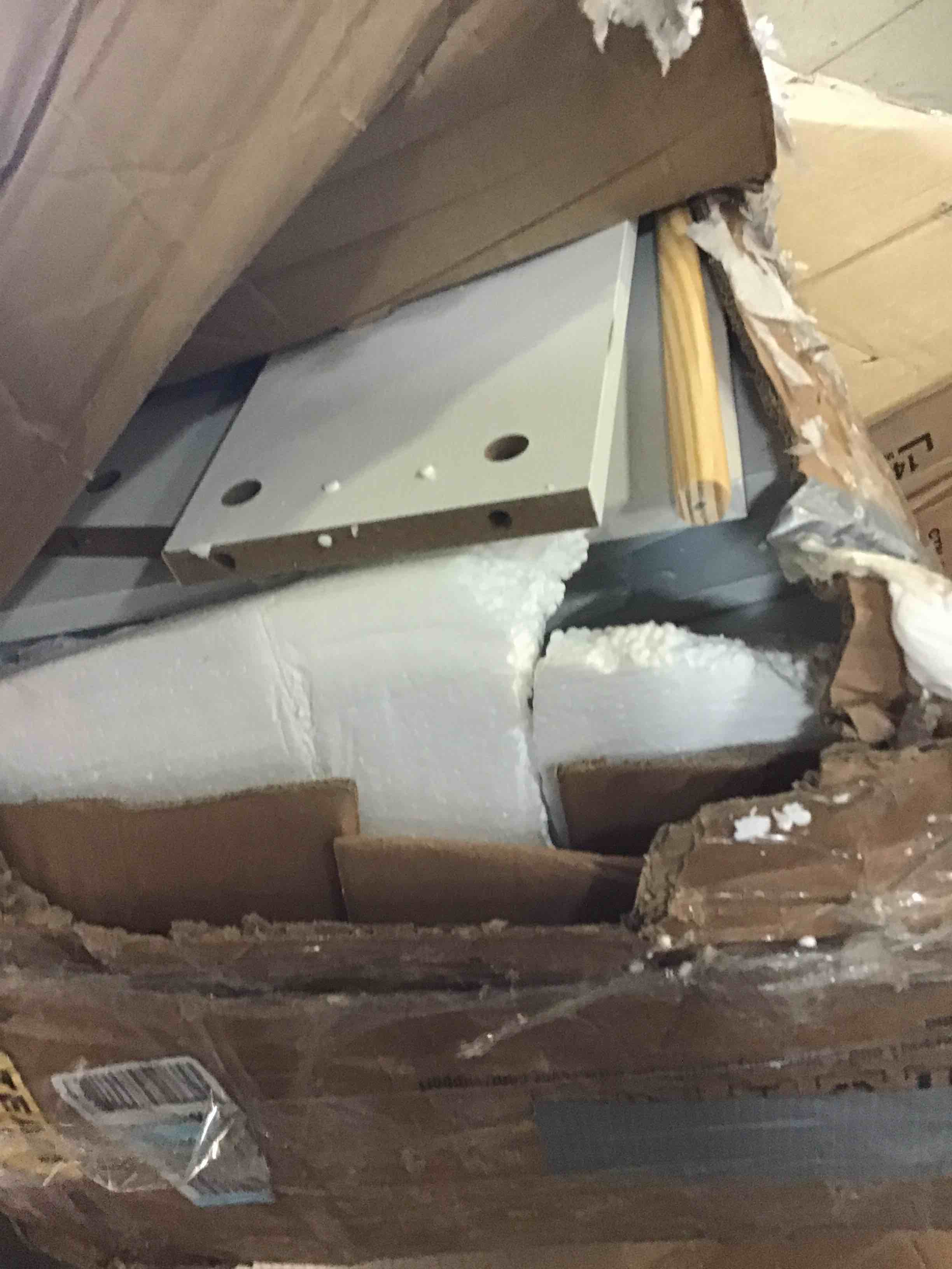 https://s3.amazonaws.com/lotting-images-prod/bidfta/RED5016598_1695408198987.jpeg