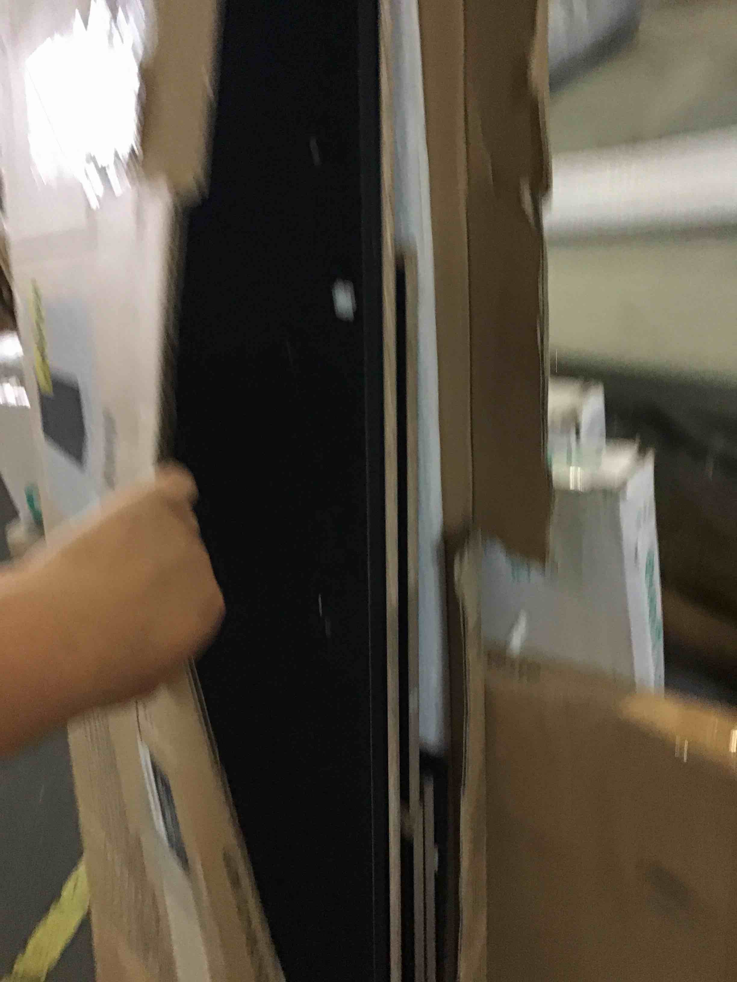 https://s3.amazonaws.com/lotting-images-prod/bidfta/RED5016696_1695647705021.jpeg