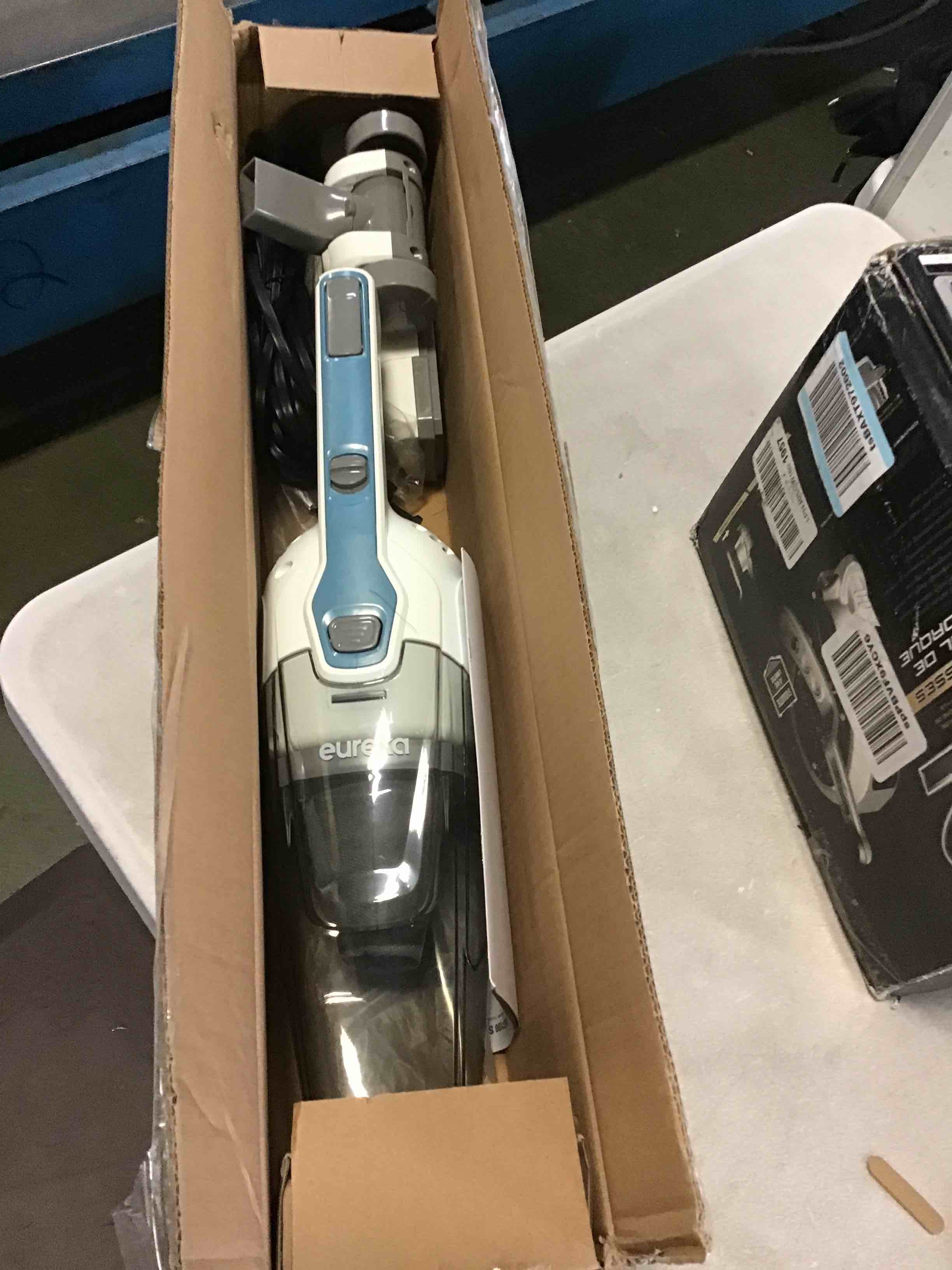 https://s3.amazonaws.com/lotting-images-prod/bidfta/RED5017062_1695754113734.jpeg