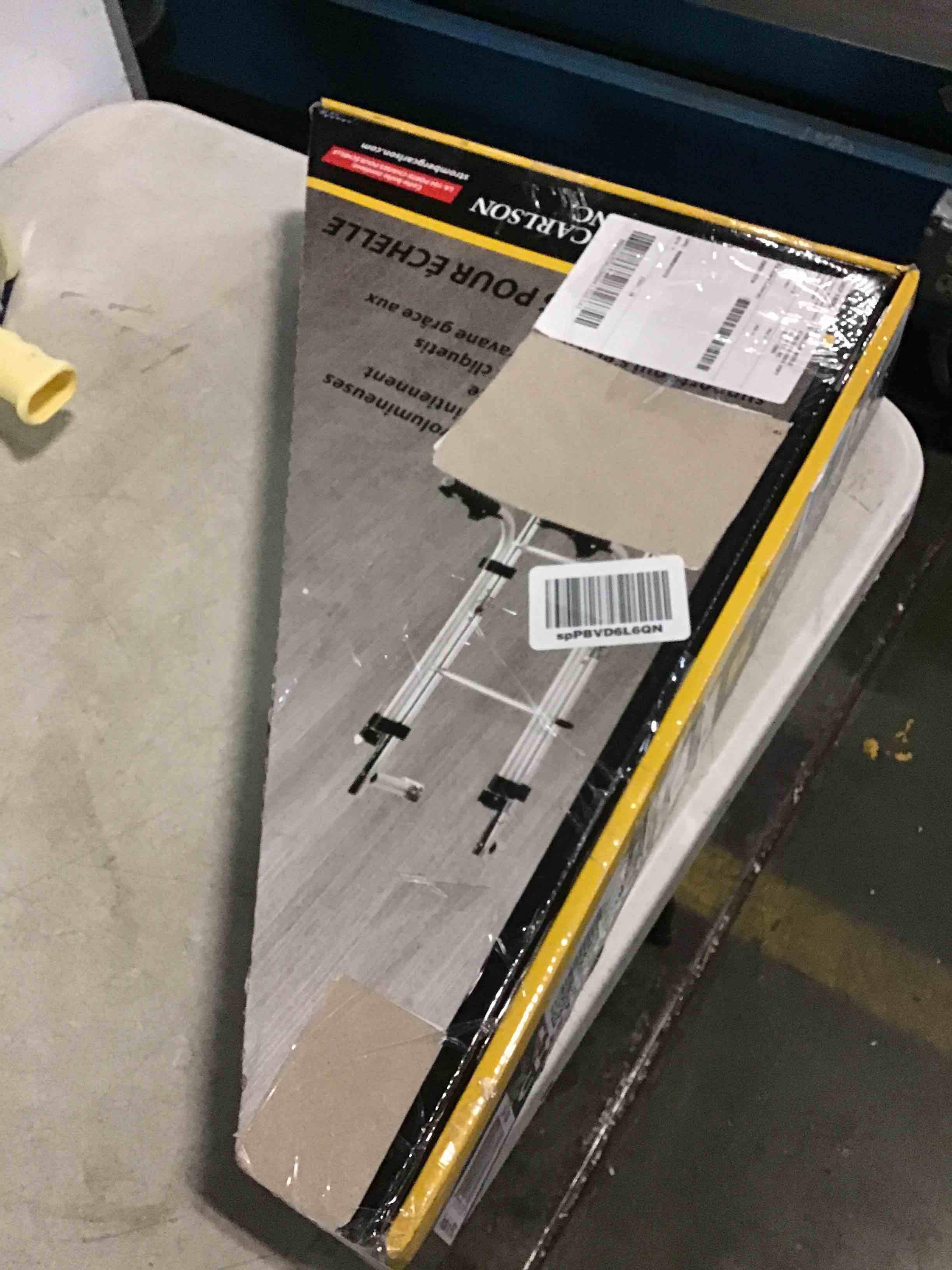 https://s3.amazonaws.com/lotting-images-prod/bidfta/RED5017178_1695822804895.jpeg