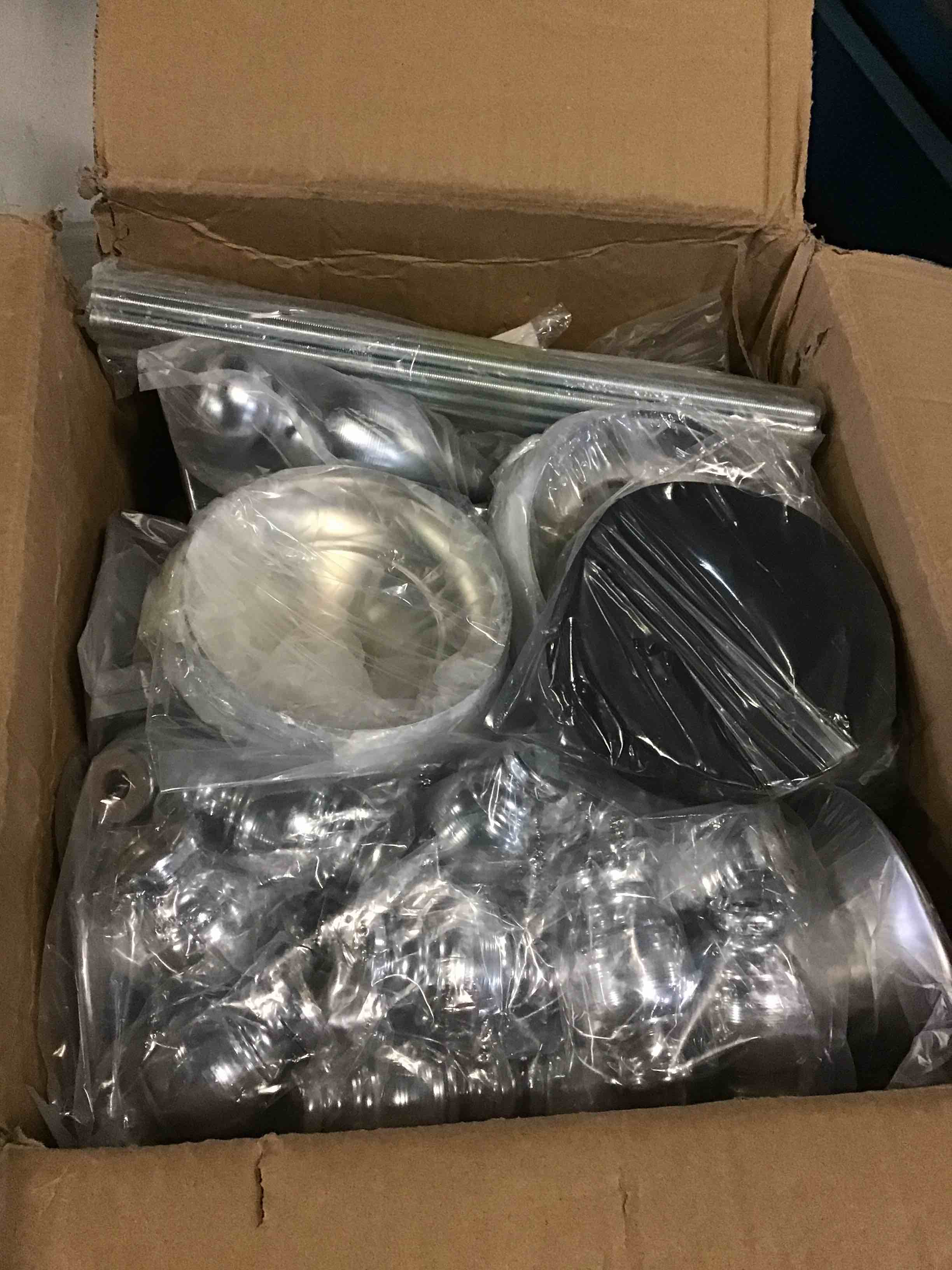 https://s3.amazonaws.com/lotting-images-prod/bidfta/RED5017214_1695827733852.jpeg