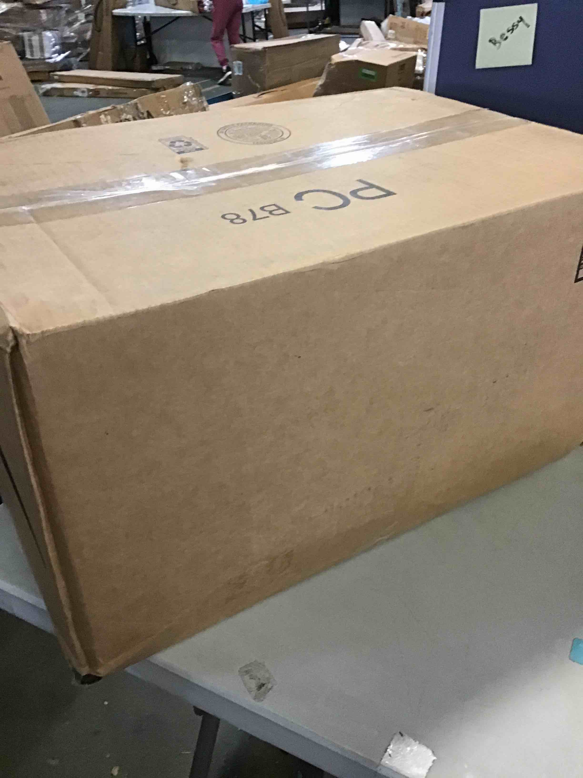 https://s3.amazonaws.com/lotting-images-prod/bidfta/RED5017450_1695921493636.jpeg