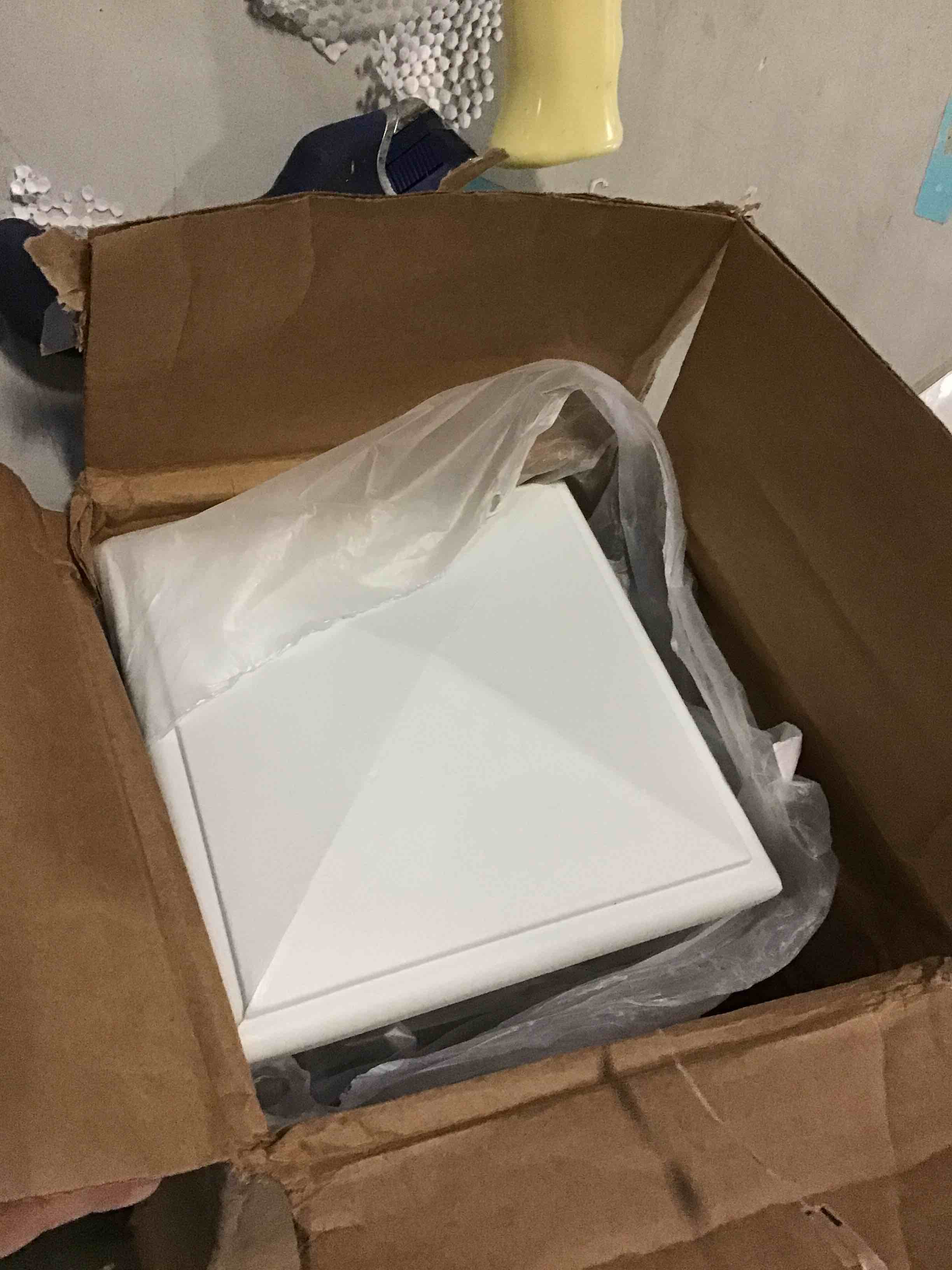 https://s3.amazonaws.com/lotting-images-prod/bidfta/RED5017468_1695923737727.jpeg