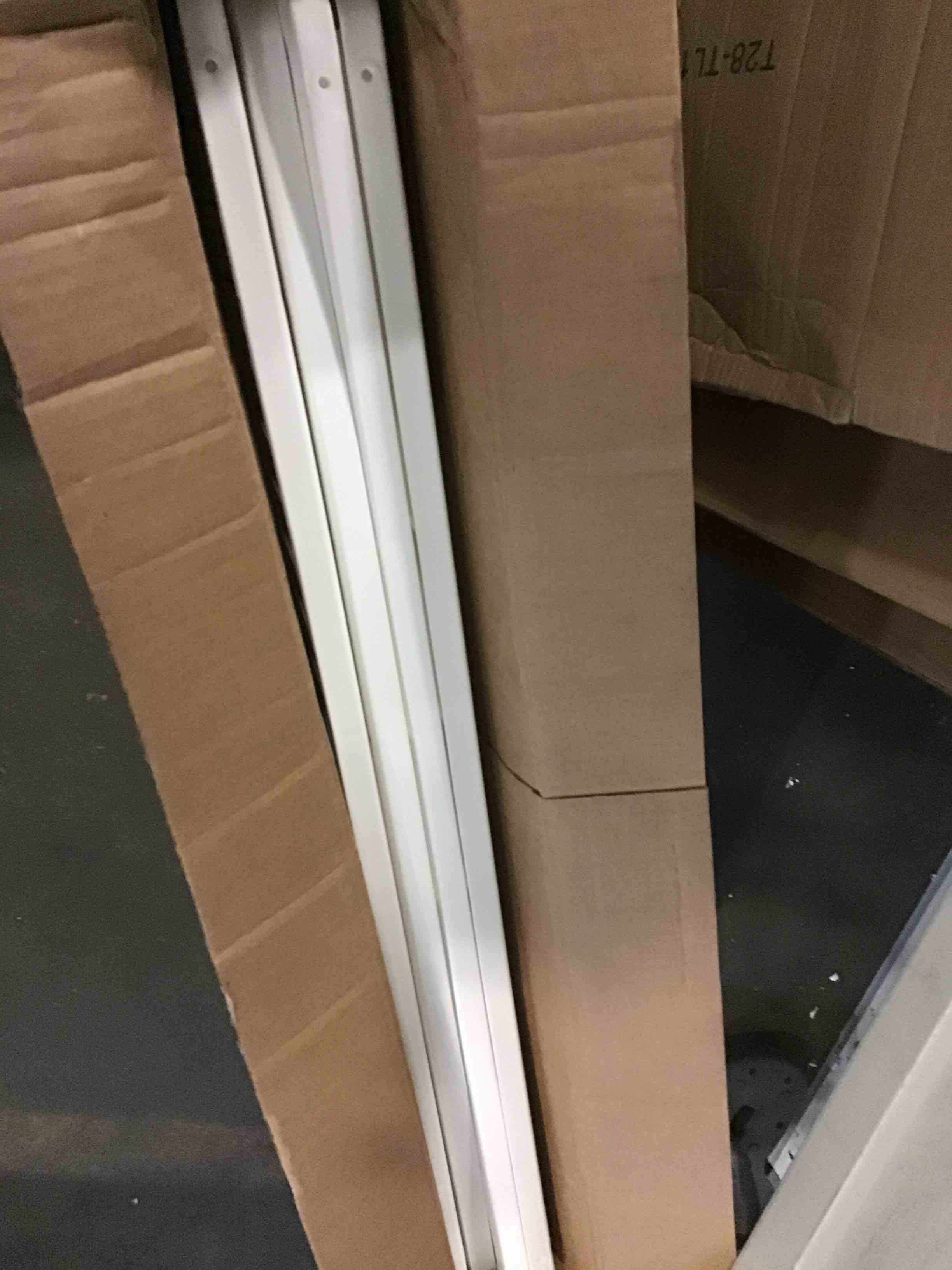 https://s3.amazonaws.com/lotting-images-prod/bidfta/RED5017549_1695990196034.jpeg