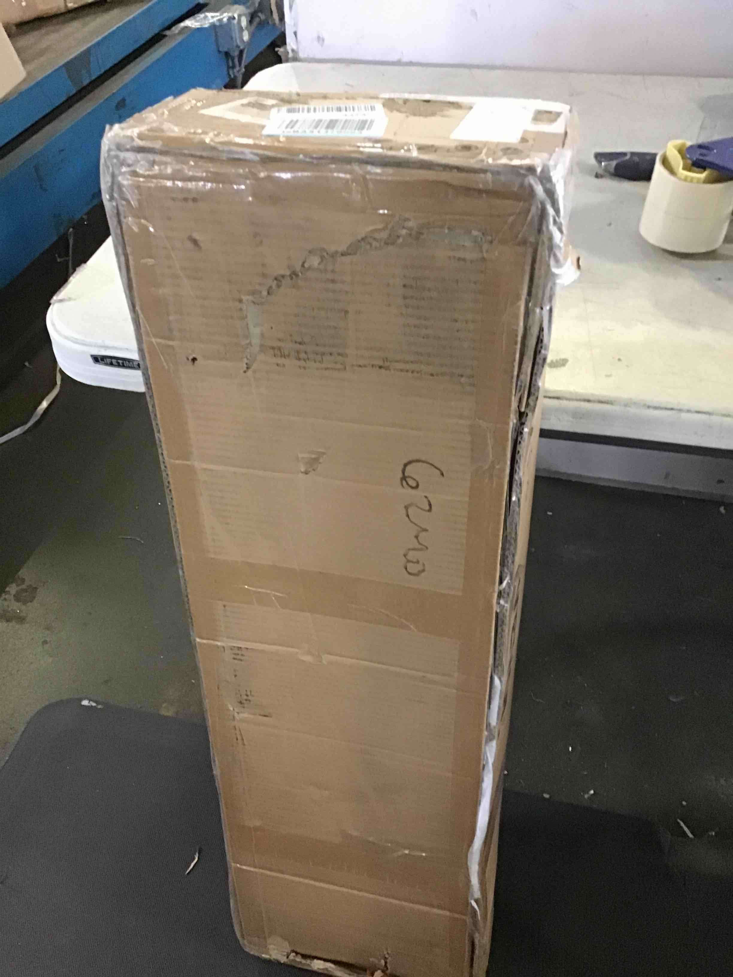 https://s3.amazonaws.com/lotting-images-prod/bidfta/RED5017909_1696277532247.jpeg