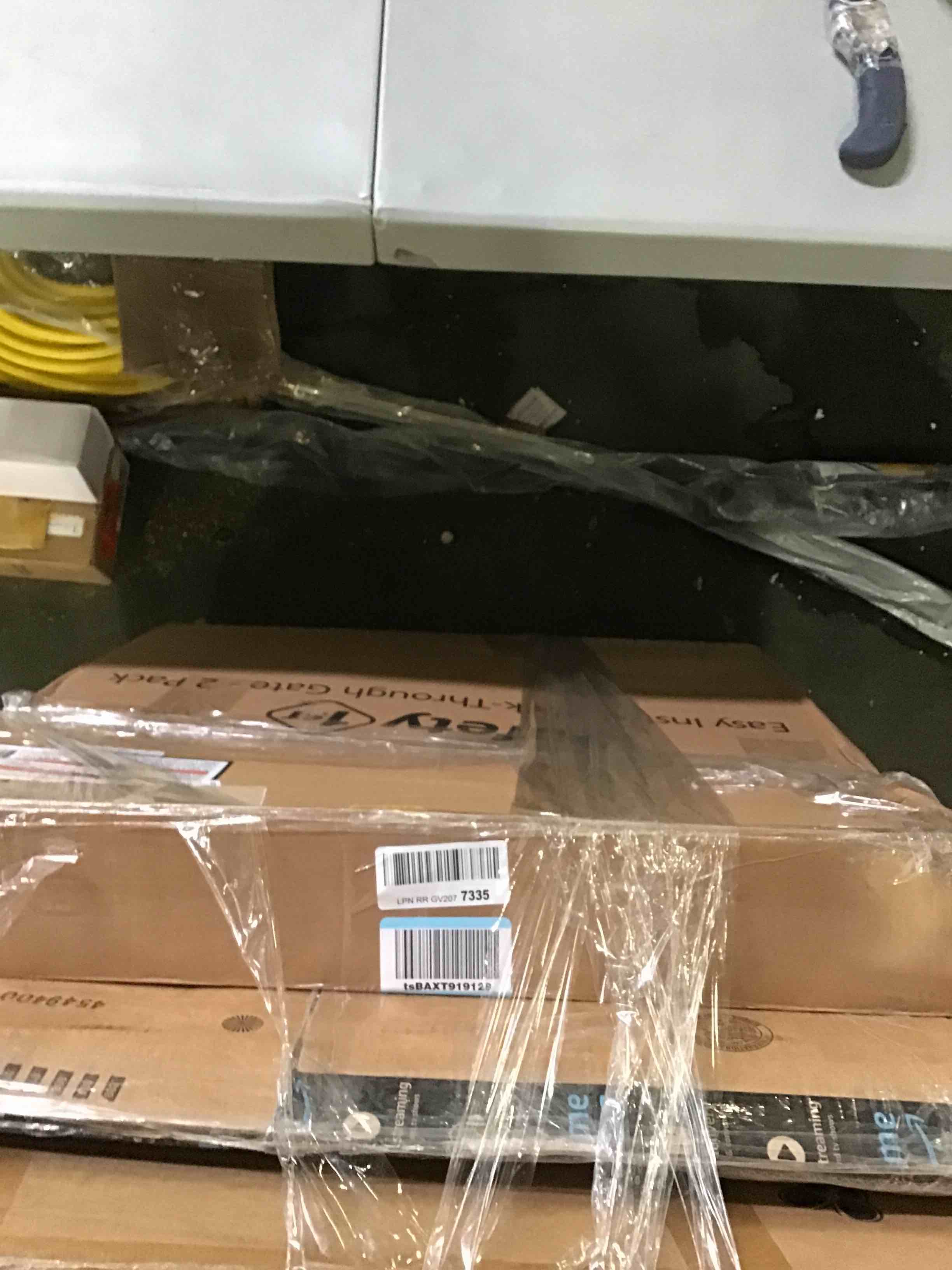 https://s3.amazonaws.com/lotting-images-prod/bidfta/RED5018000_1695066472089.jpeg
