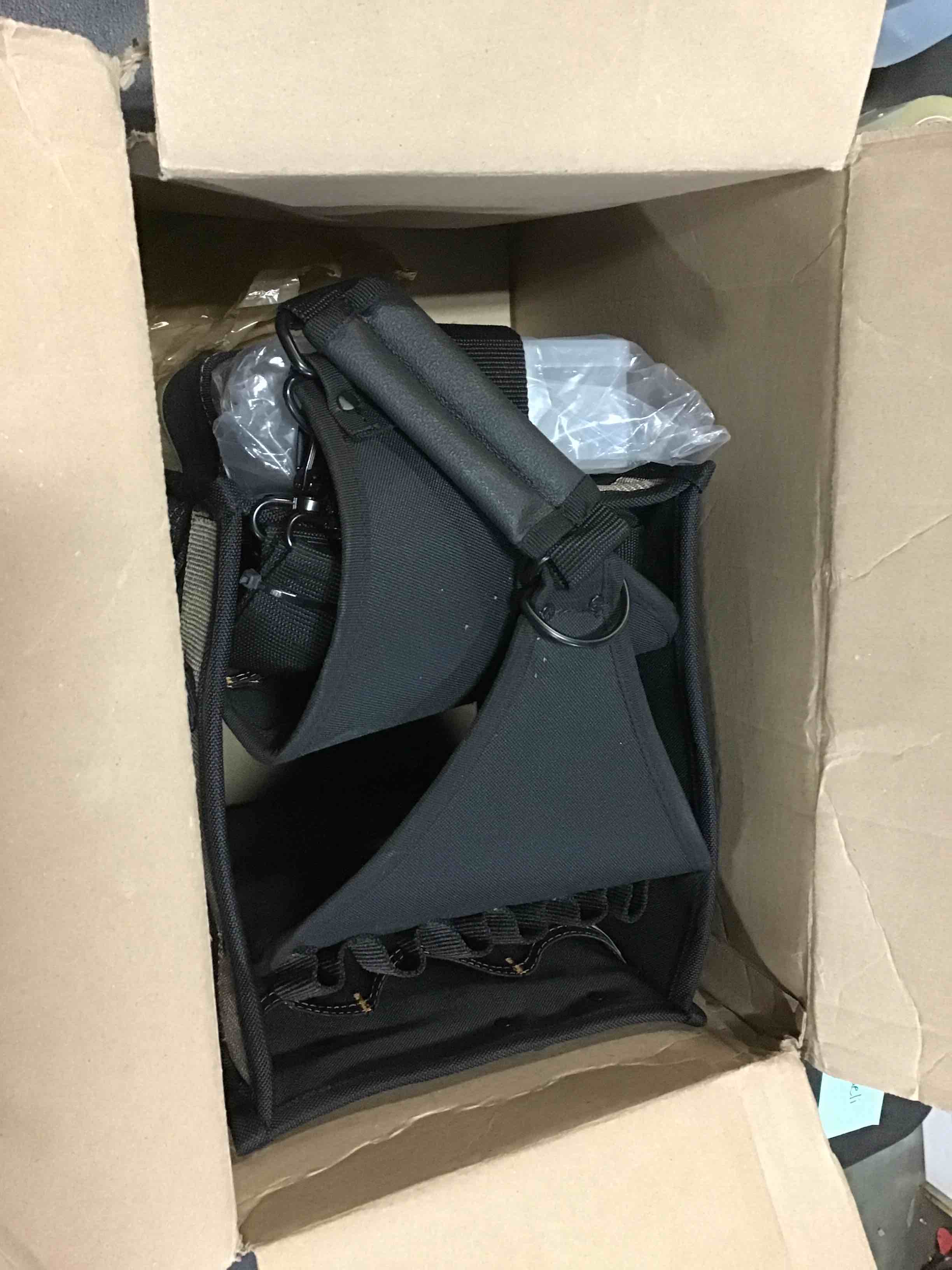 https://s3.amazonaws.com/lotting-images-prod/bidfta/RED5018018_1695122303544.jpeg