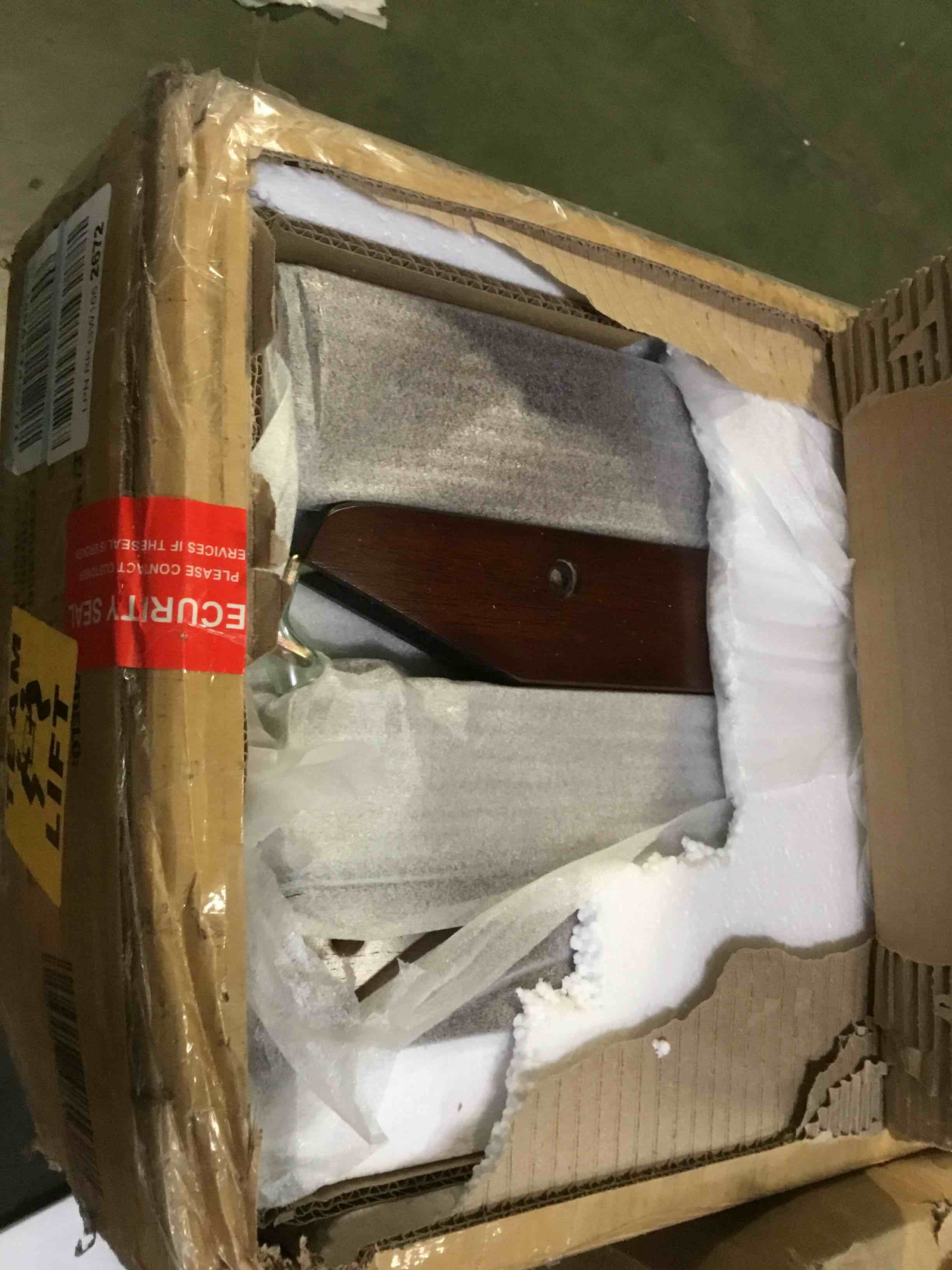 https://s3.amazonaws.com/lotting-images-prod/bidfta/RED5018114_1695140426265.jpeg