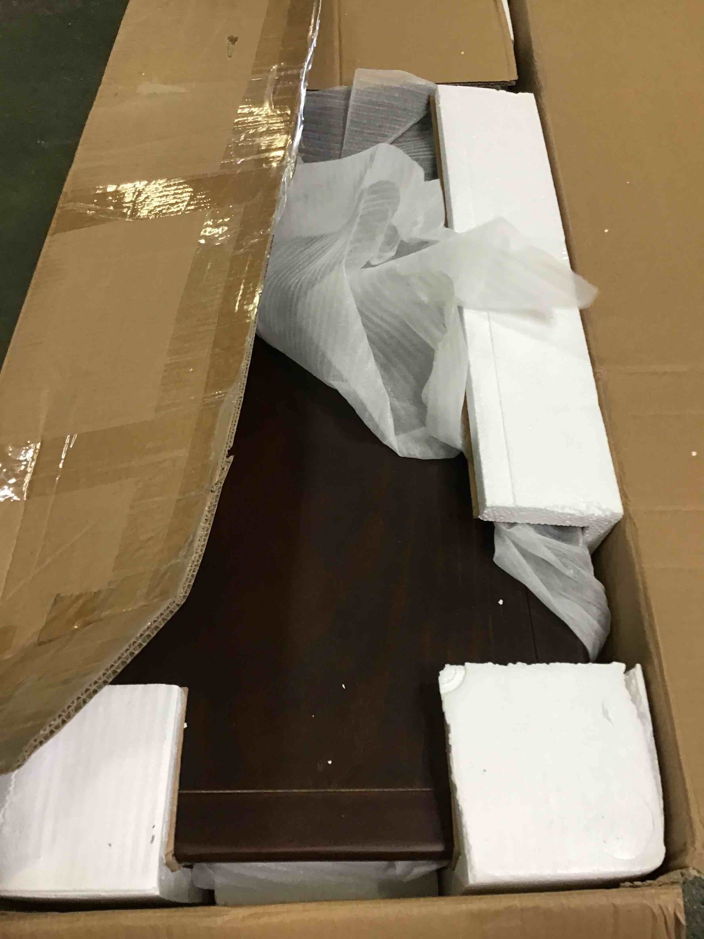 https://s3.amazonaws.com/lotting-images-prod/bidfta/RED5018516_1695319975105.jpeg