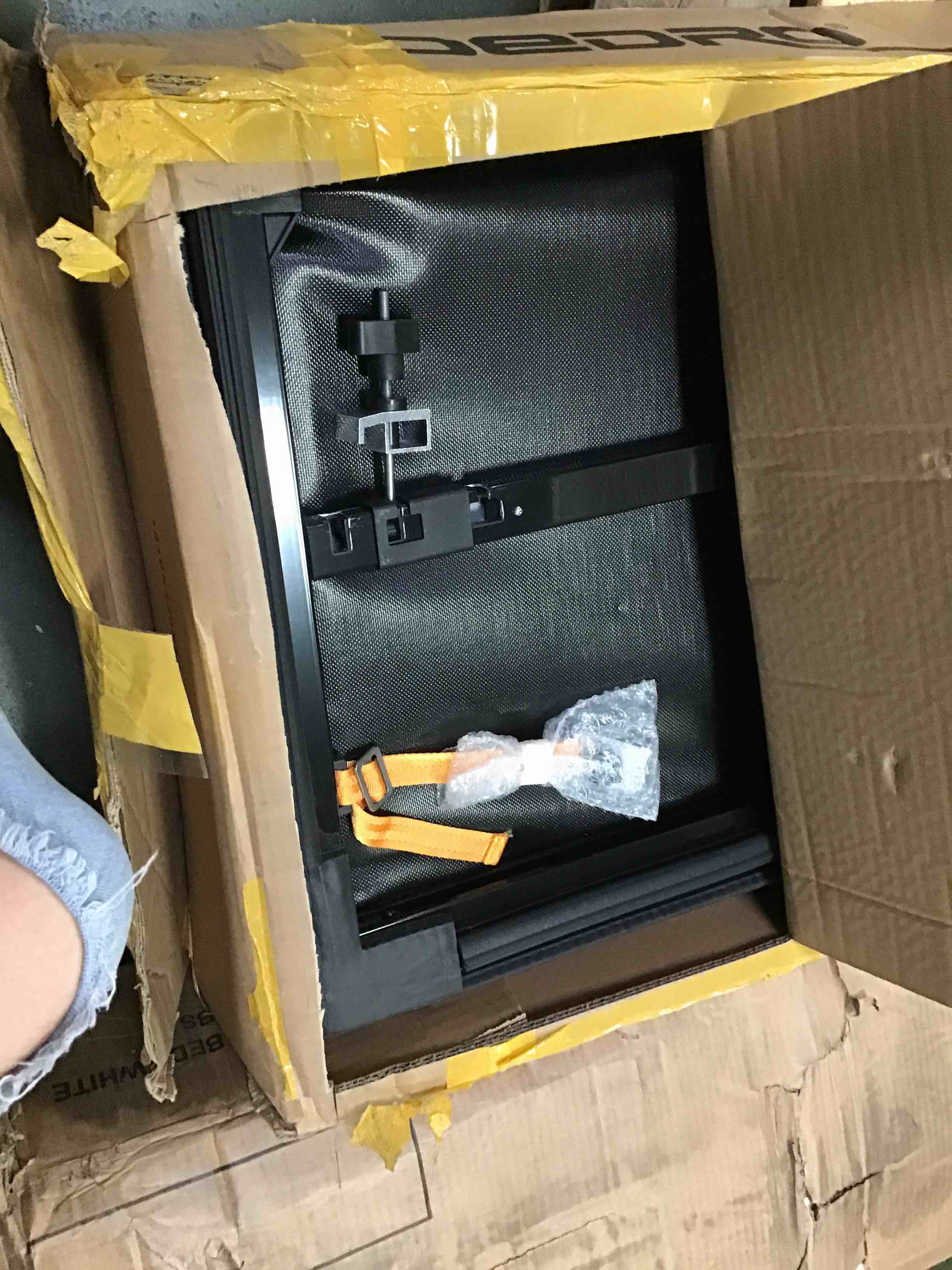 https://s3.amazonaws.com/lotting-images-prod/bidfta/RED5018597_1695386919925.jpeg