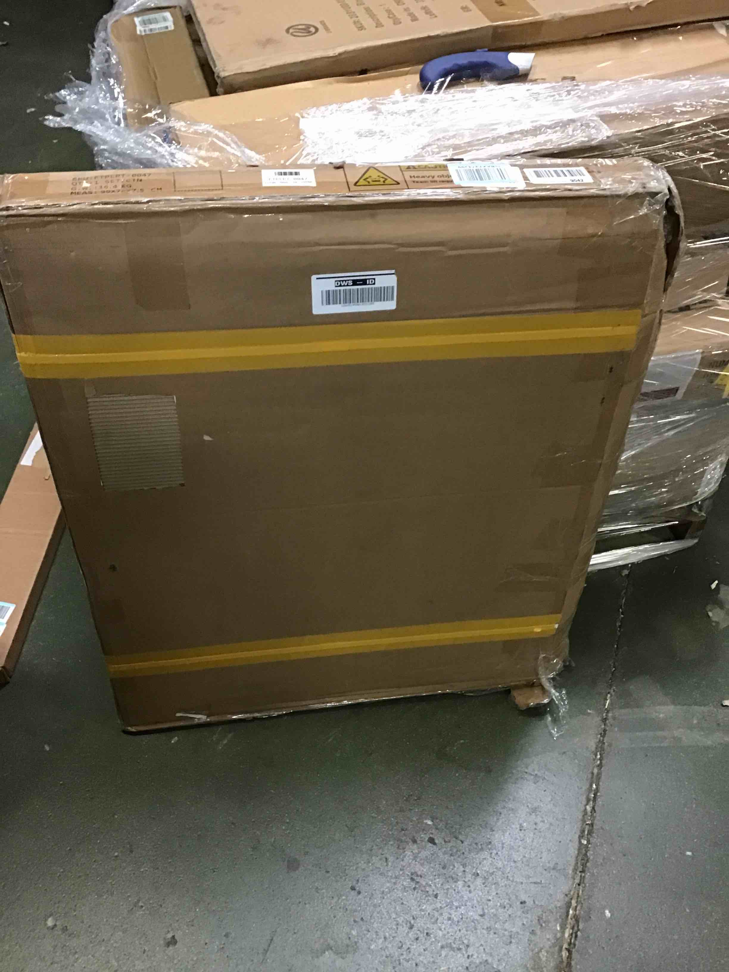 https://s3.amazonaws.com/lotting-images-prod/bidfta/RED5018610_1695389399926.jpeg