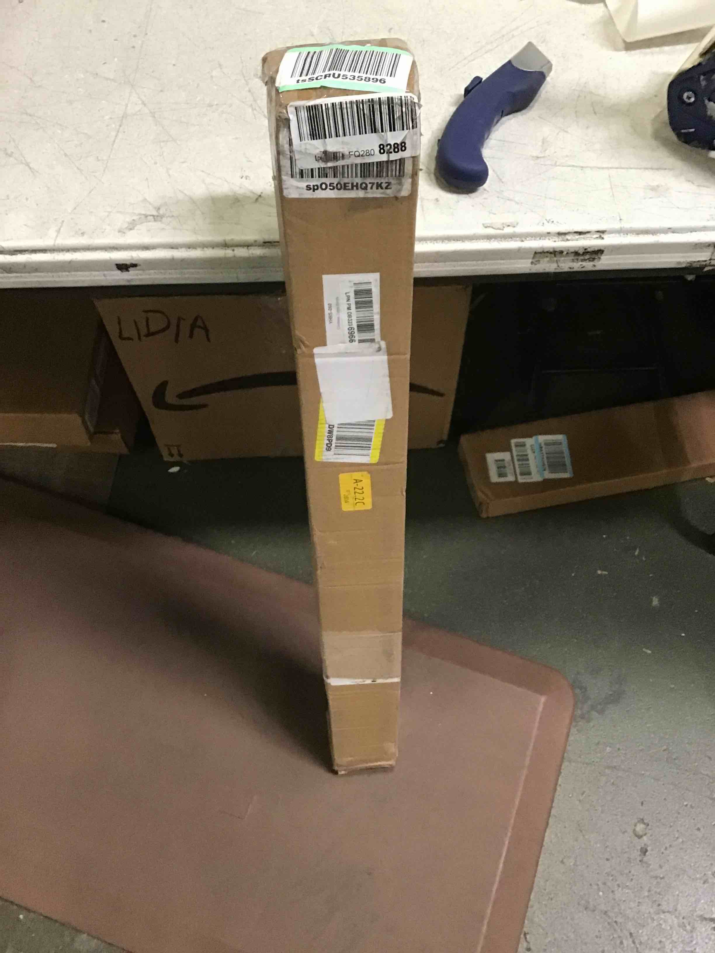 https://s3.amazonaws.com/lotting-images-prod/bidfta/RED5018692_1695399568645.jpeg