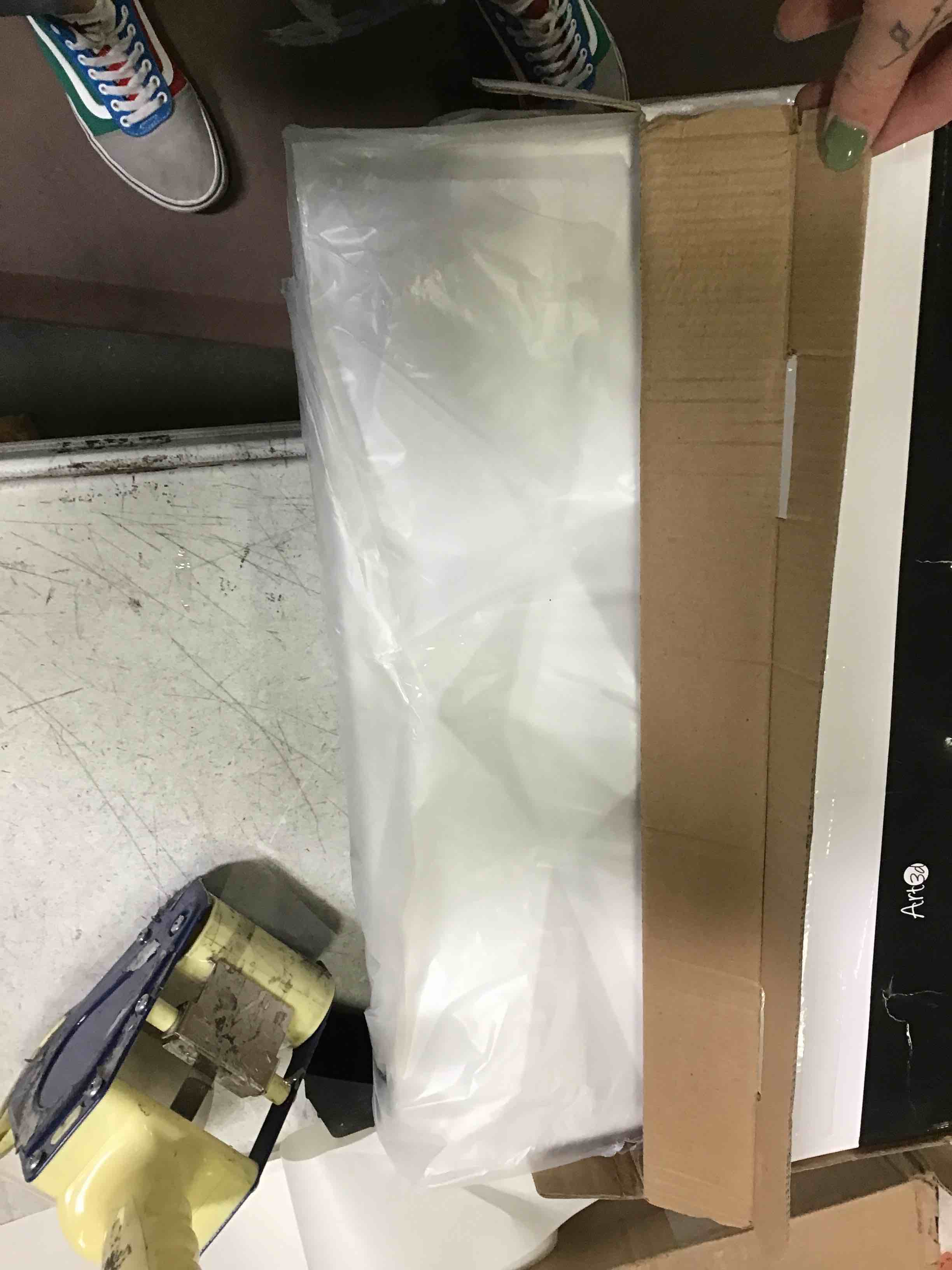 https://s3.amazonaws.com/lotting-images-prod/bidfta/RED5018727_1695405999011.jpeg