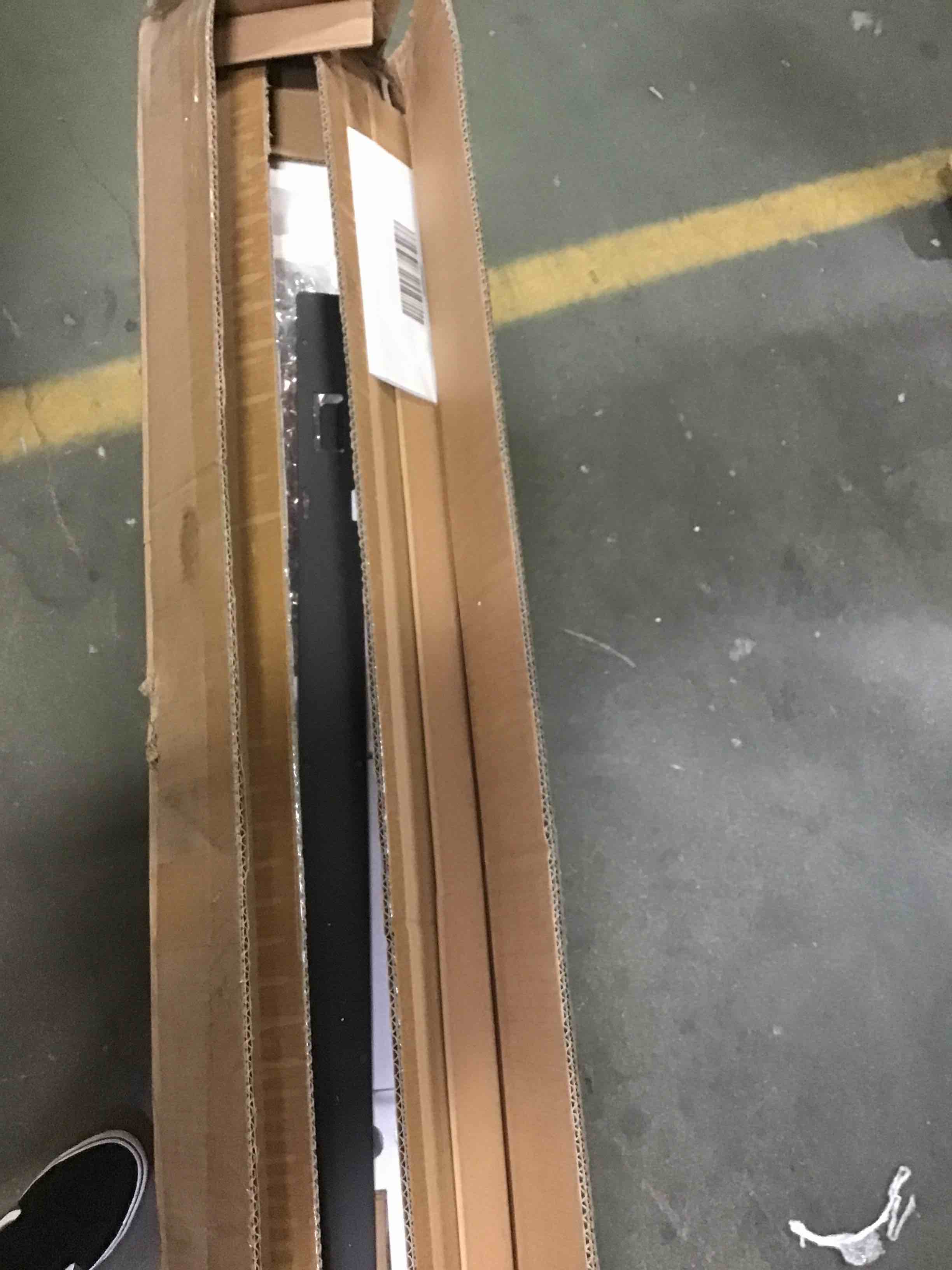 https://s3.amazonaws.com/lotting-images-prod/bidfta/RED5018845_1695651907611.jpeg