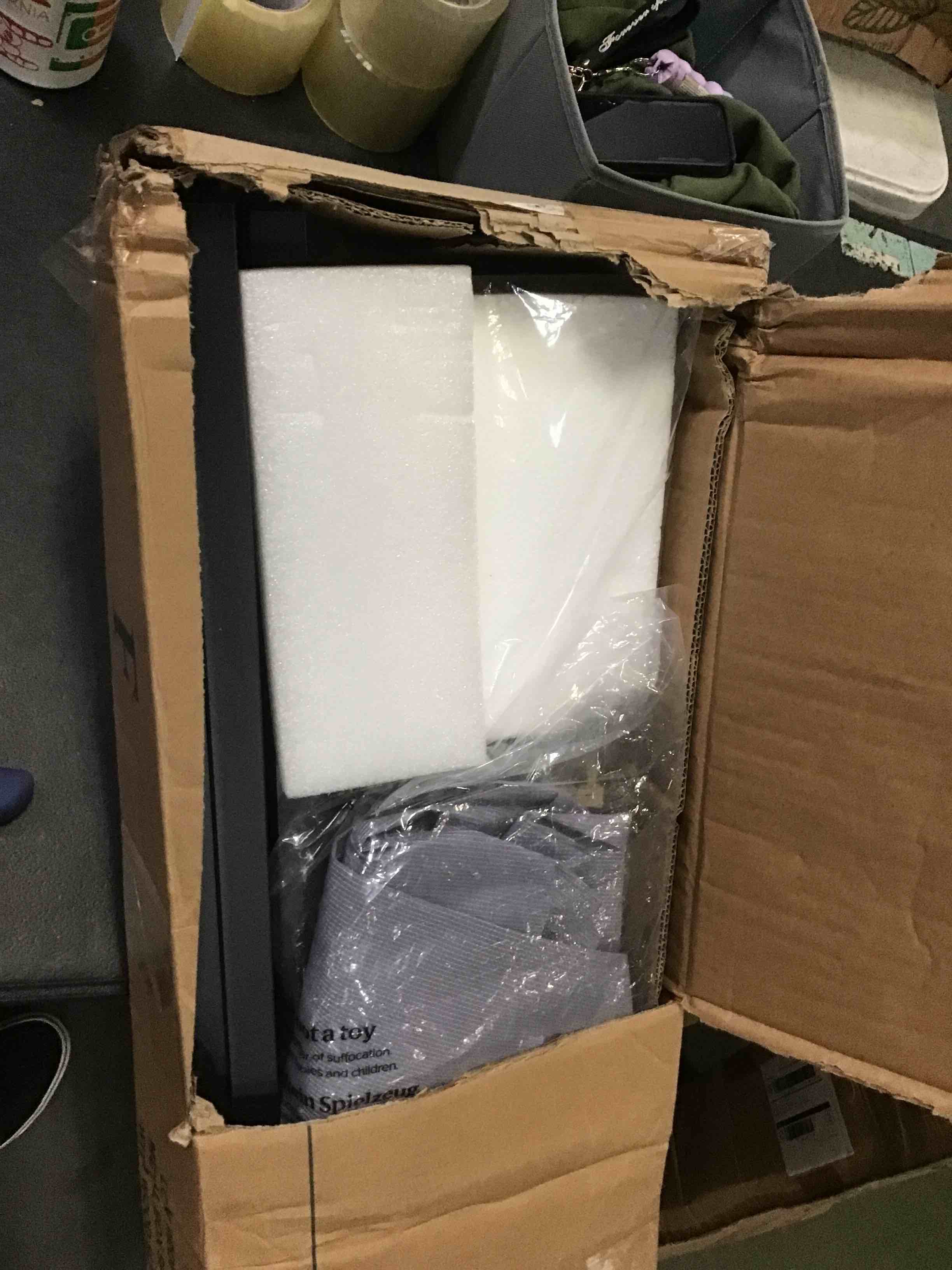 https://s3.amazonaws.com/lotting-images-prod/bidfta/RED5018937_1695667879992.jpeg