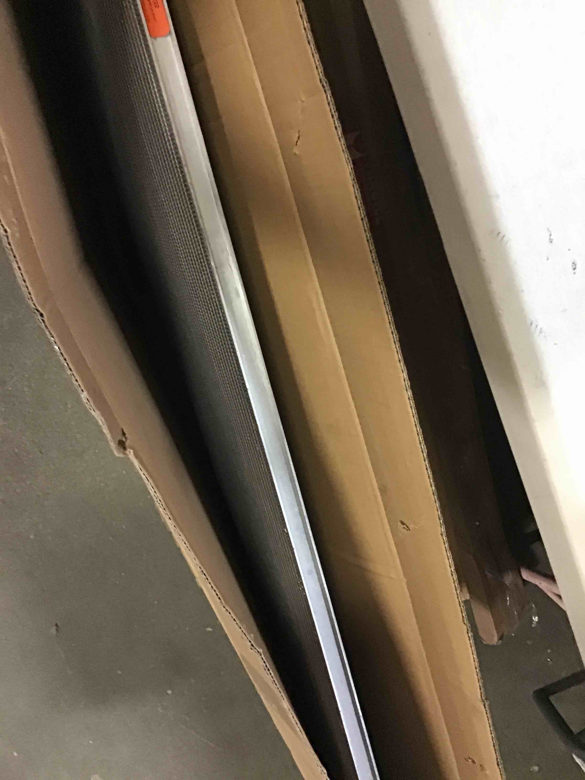 https://s3.amazonaws.com/lotting-images-prod/bidfta/RED5018968_1695727391366.jpeg