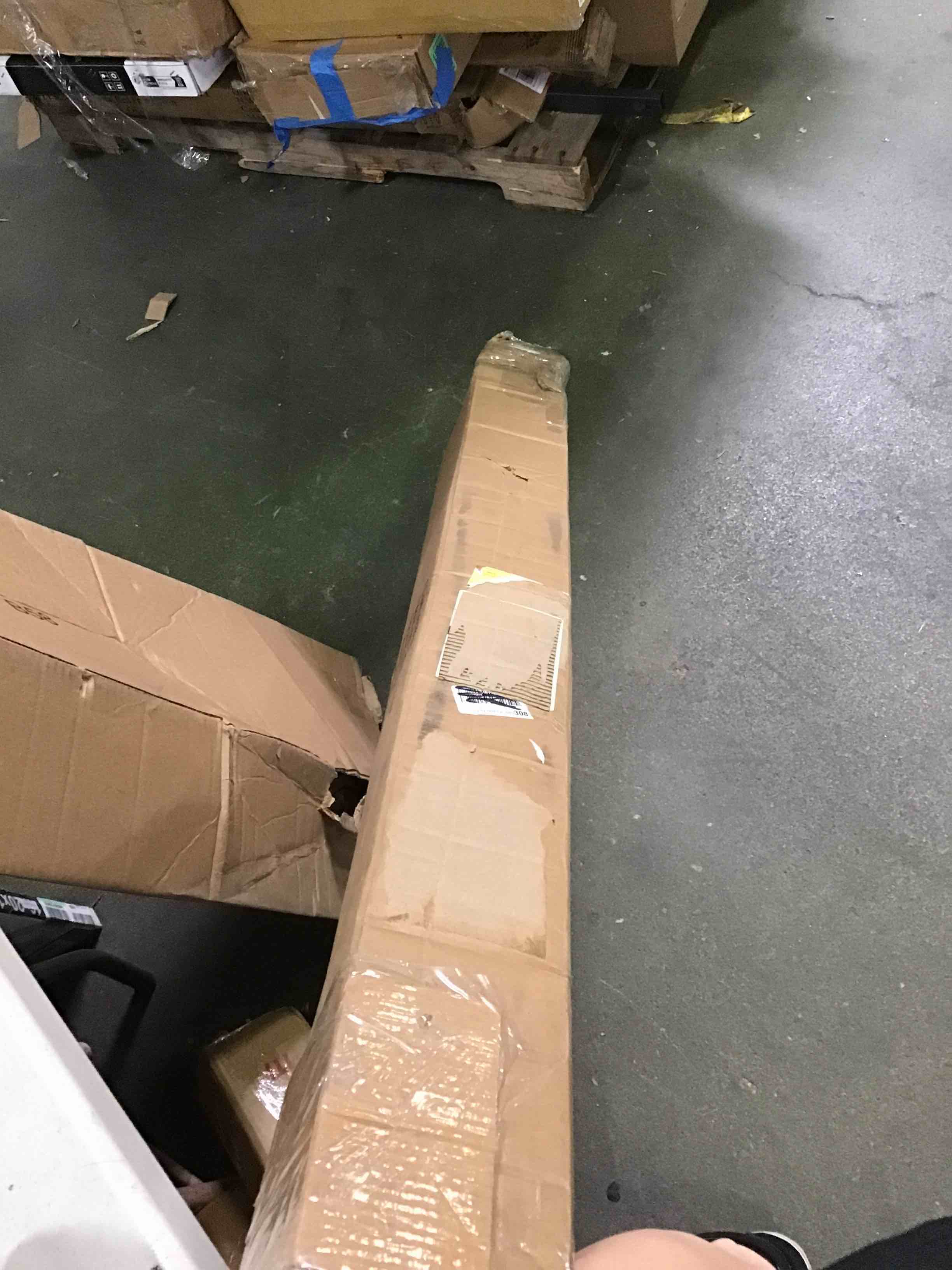 https://s3.amazonaws.com/lotting-images-prod/bidfta/RED5019091_1695751600292.jpeg