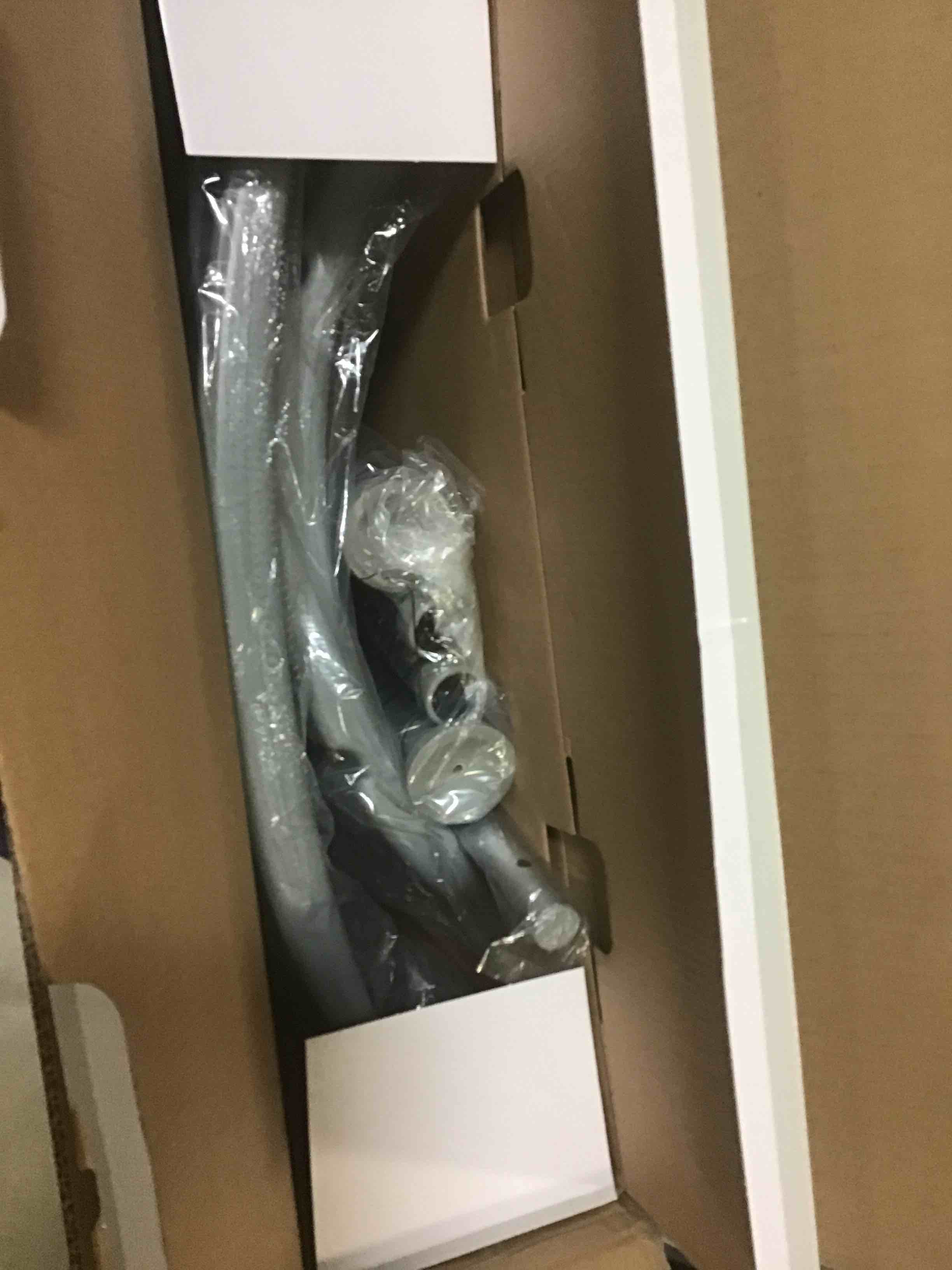 https://s3.amazonaws.com/lotting-images-prod/bidfta/RED5019174_1695819258677.jpeg