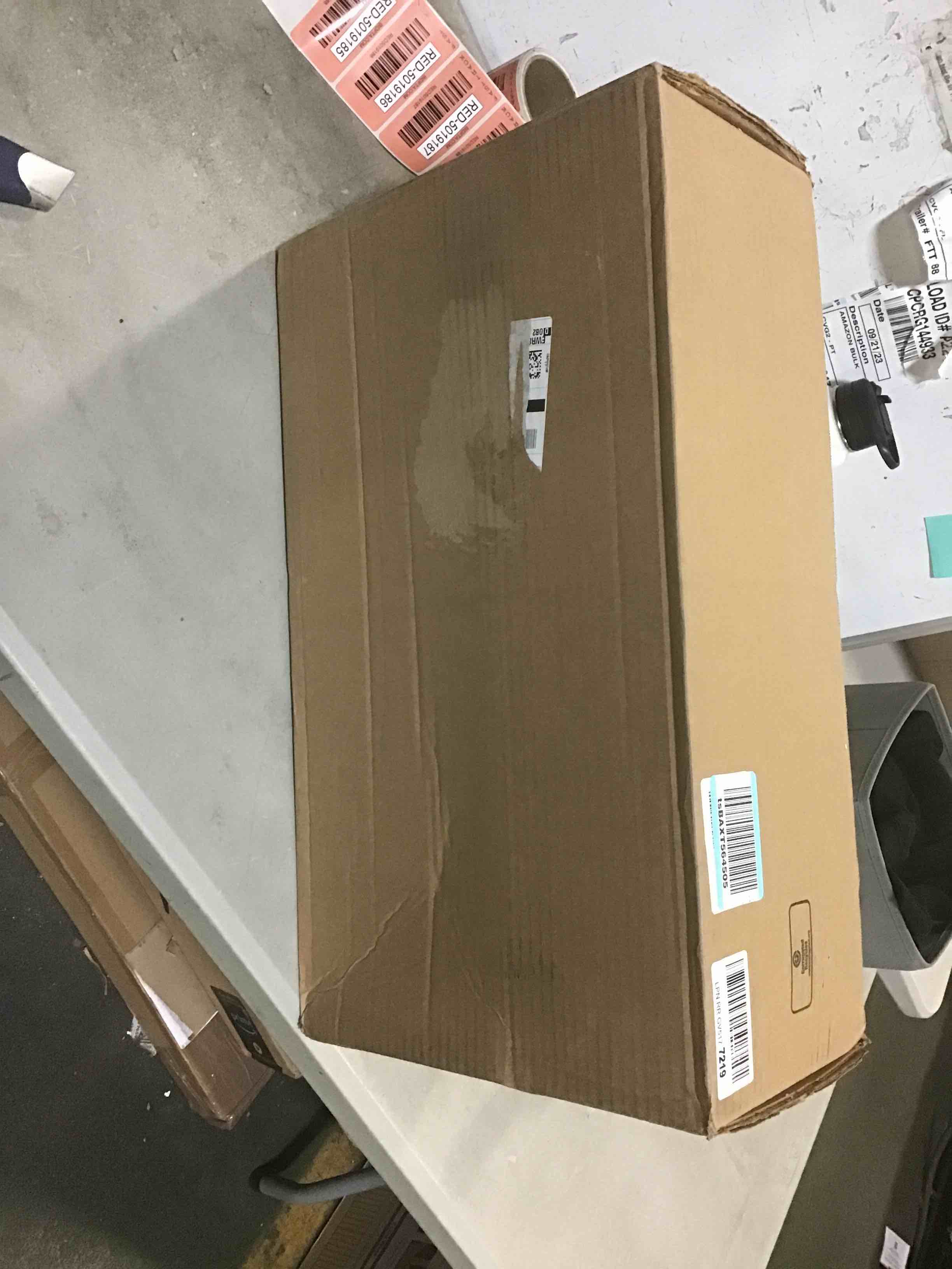 https://s3.amazonaws.com/lotting-images-prod/bidfta/RED5019185_1695820413323.jpeg