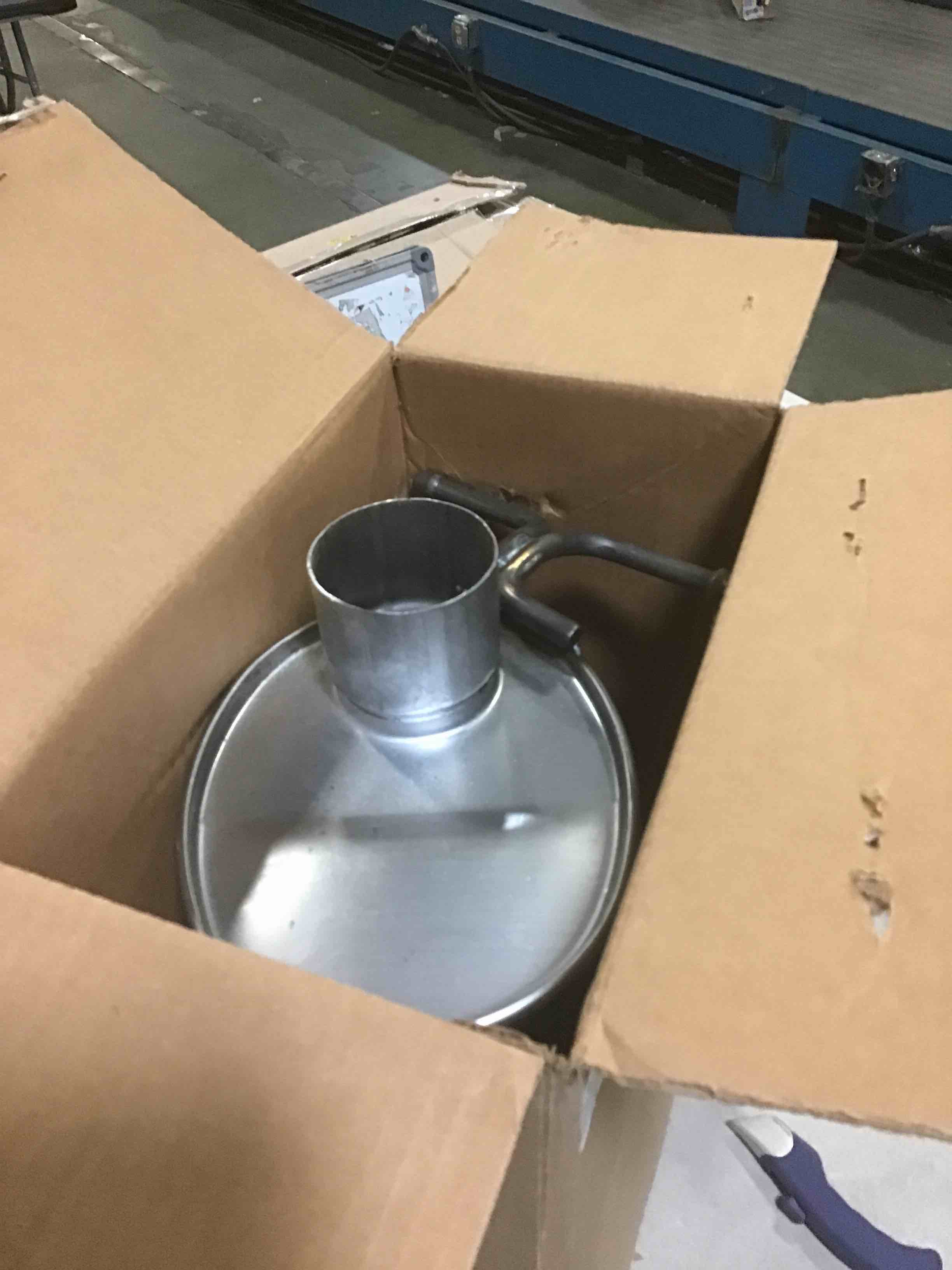 https://s3.amazonaws.com/lotting-images-prod/bidfta/RED5019185_1695820433581.jpeg