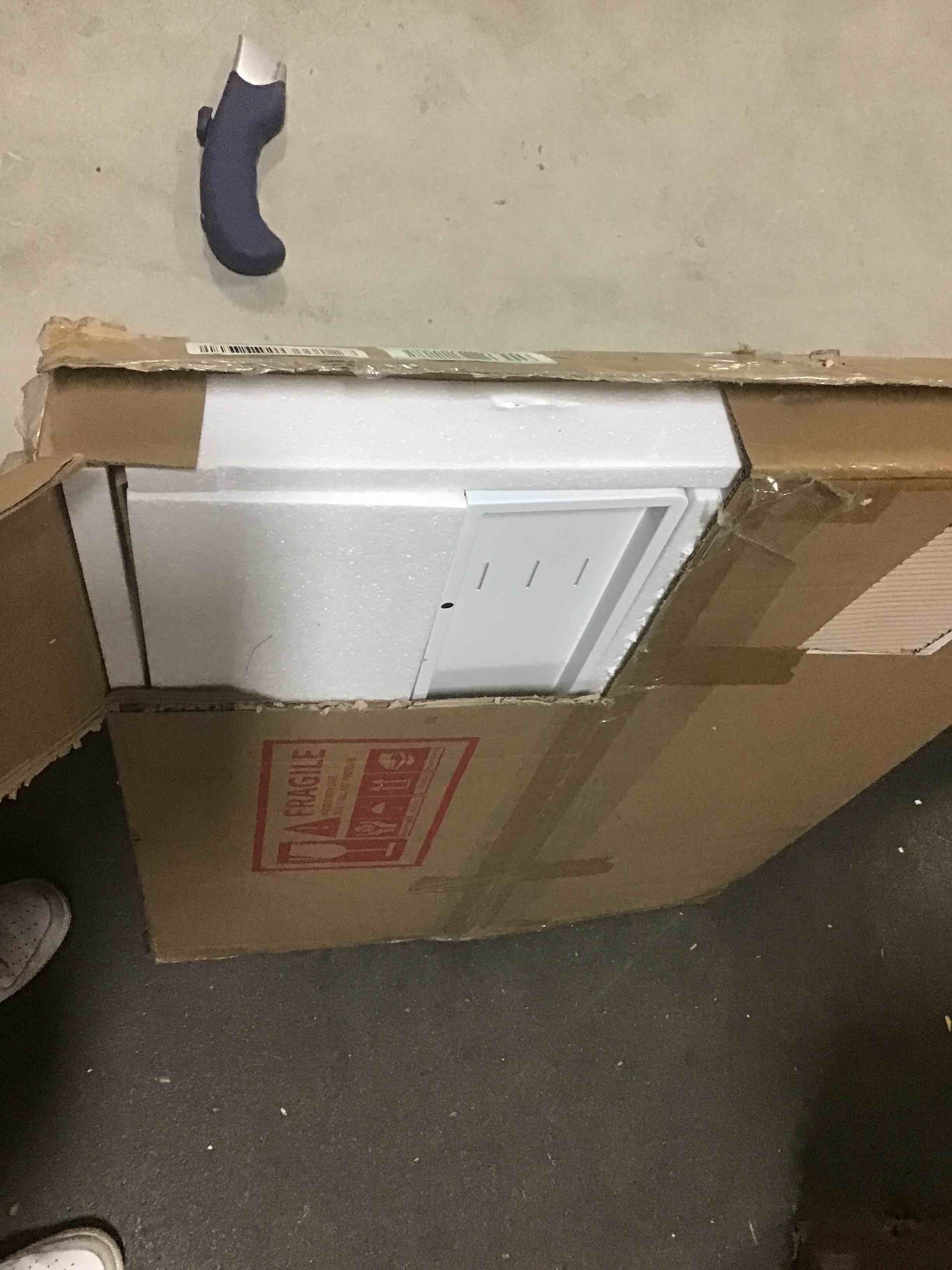https://s3.amazonaws.com/lotting-images-prod/bidfta/RED5019222_1695826613214.jpeg