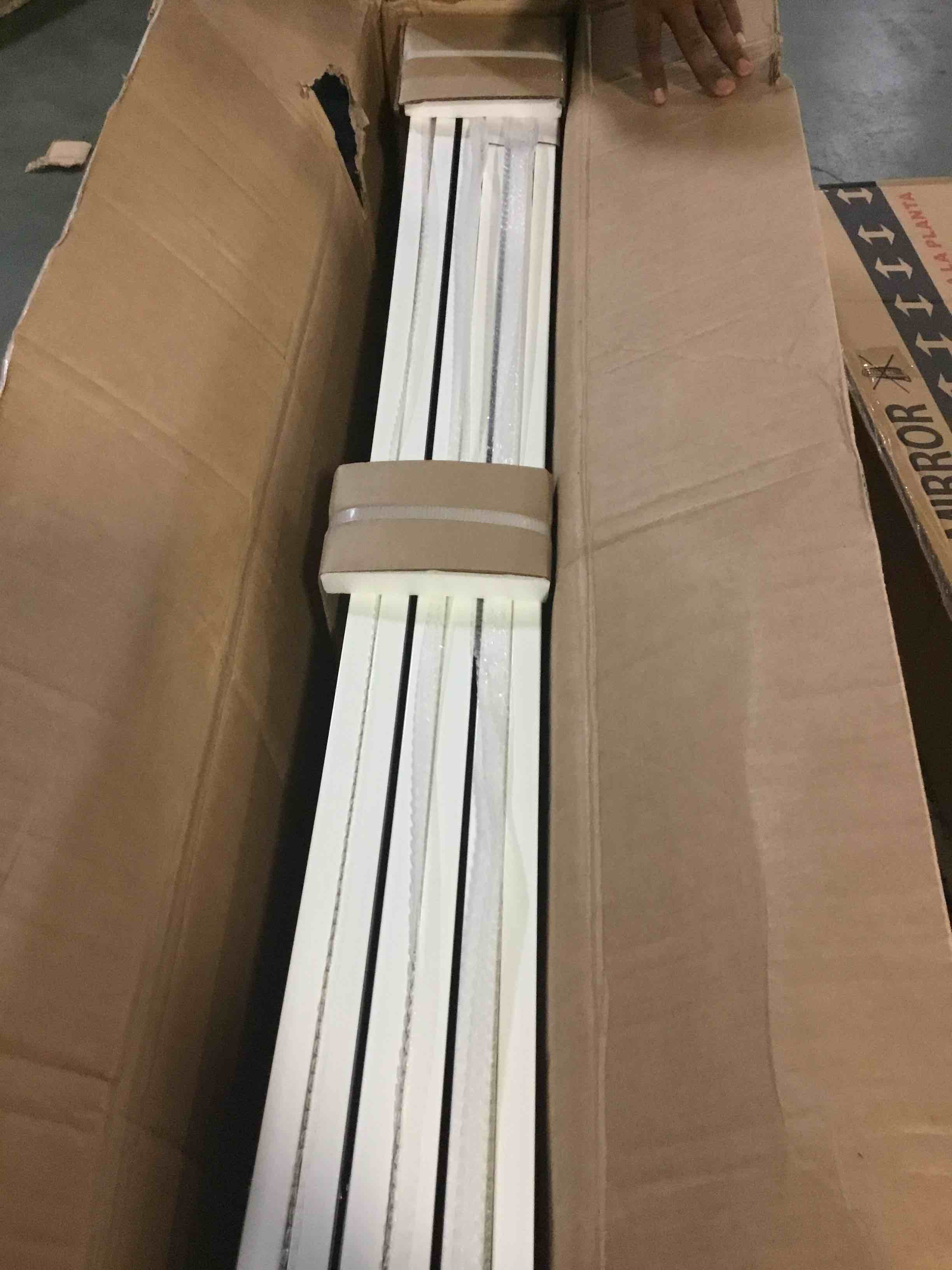 https://s3.amazonaws.com/lotting-images-prod/bidfta/RED5020927_1695736345200.jpeg