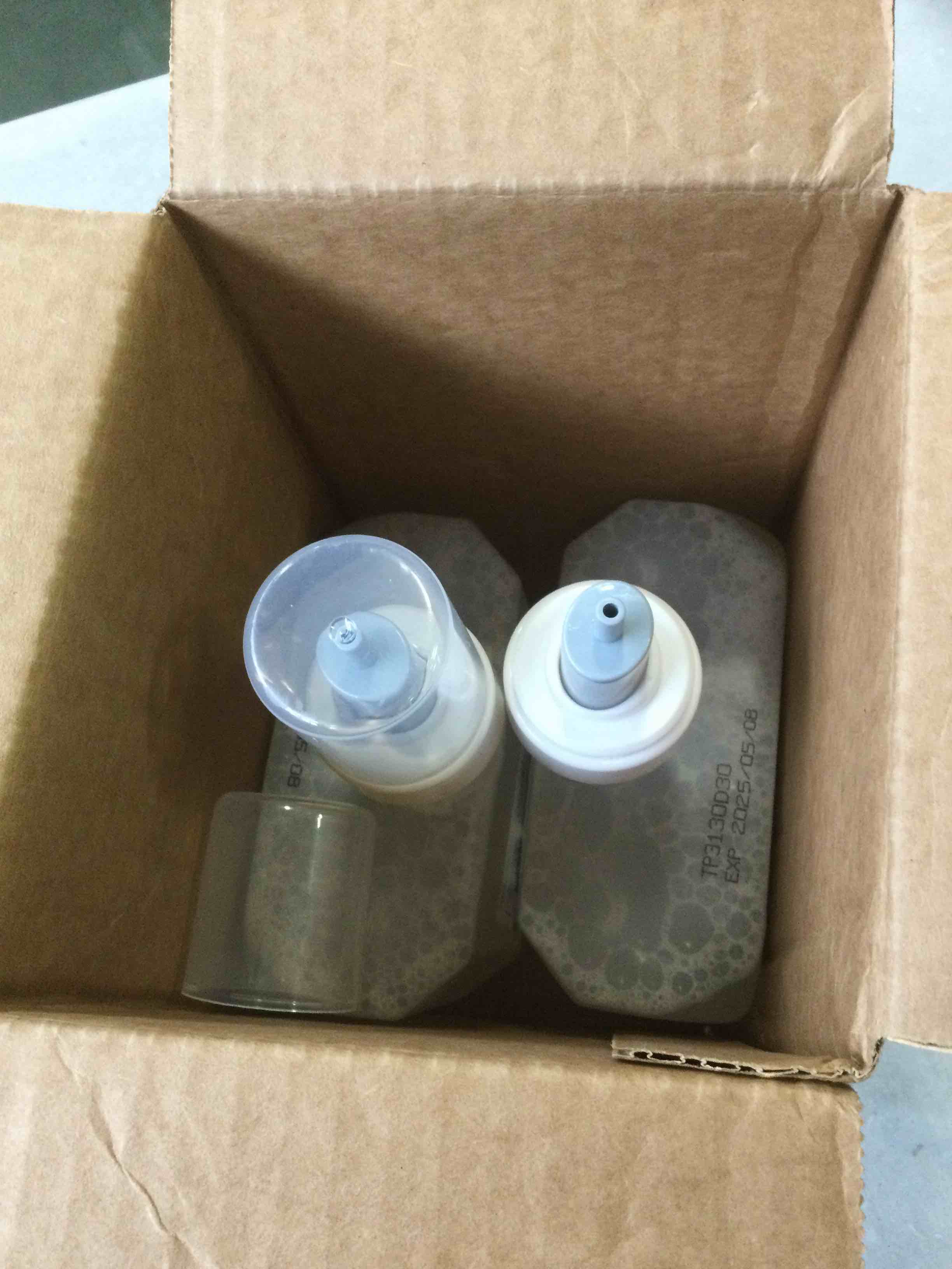 https://s3.amazonaws.com/lotting-images-prod/bidfta/RED5021837_1695840174256.jpeg