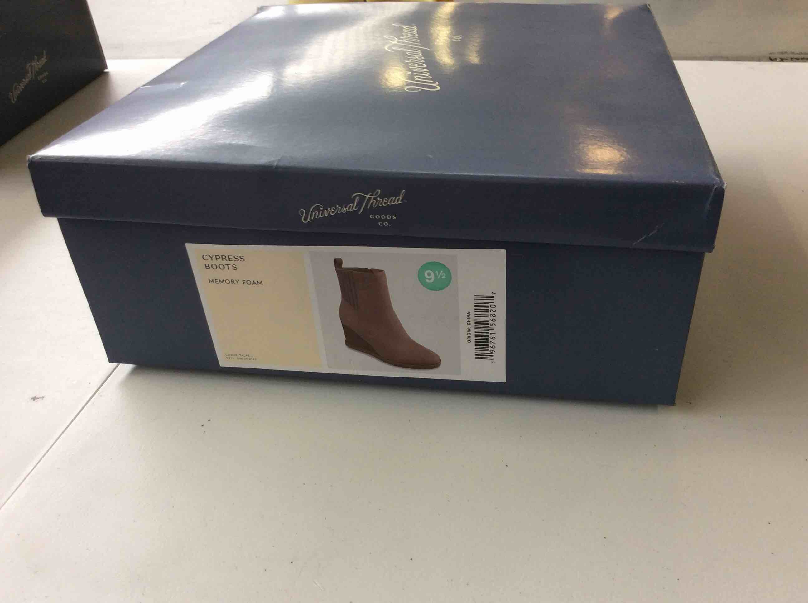 https://s3.amazonaws.com/lotting-images-prod/bidfta/RED5022670_1695653841393.jpeg
