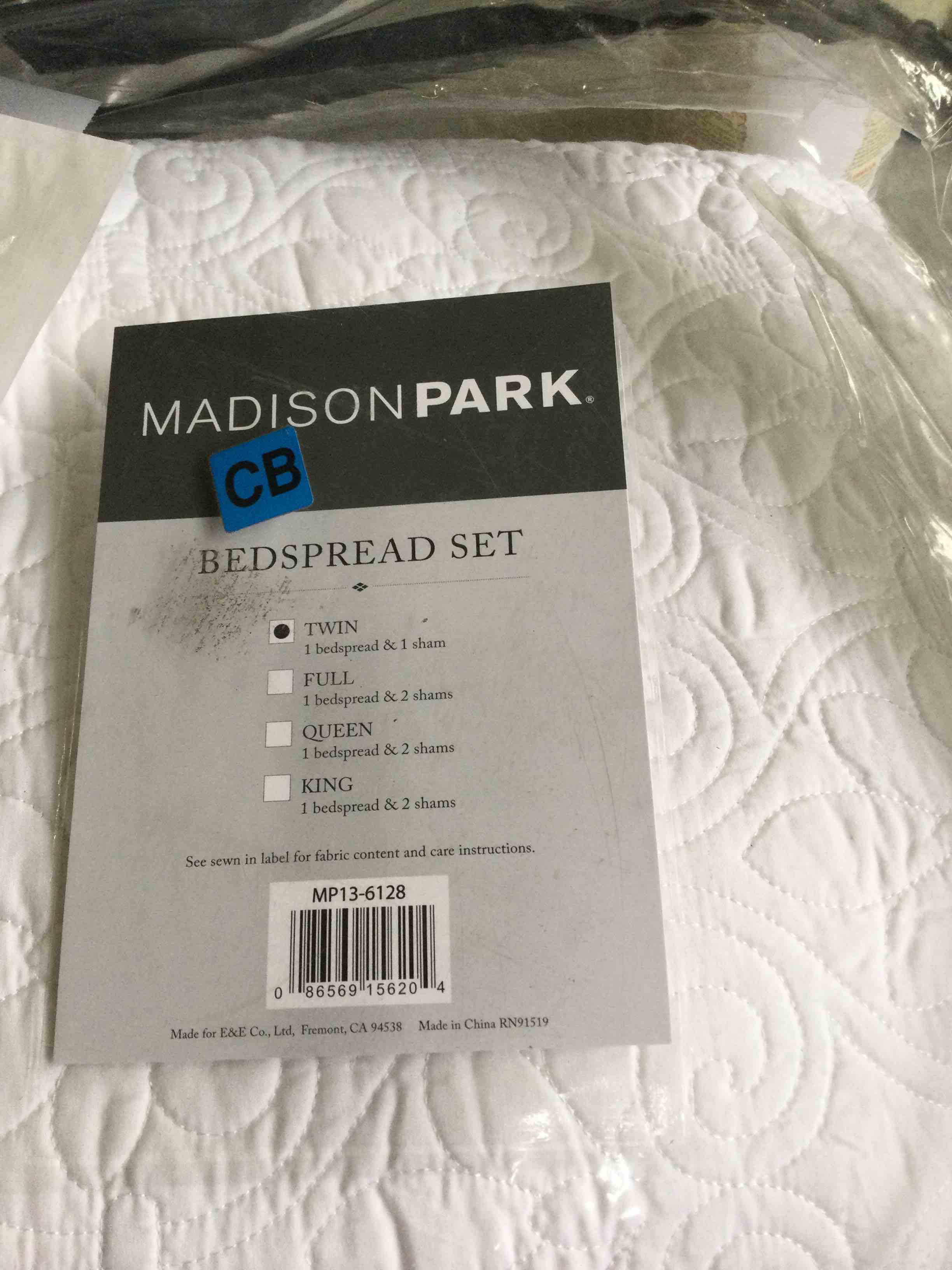 https://s3.amazonaws.com/lotting-images-prod/bidfta/RED5023335_1697054315847.jpeg
