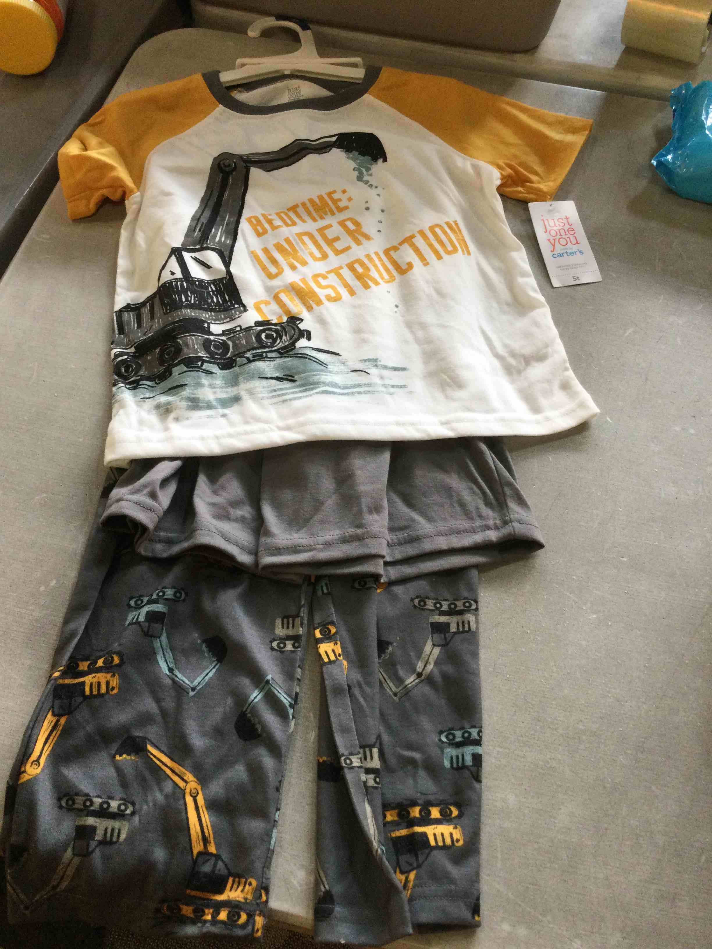 https://s3.amazonaws.com/lotting-images-prod/bidfta/RED5028871_1686225182790.jpeg