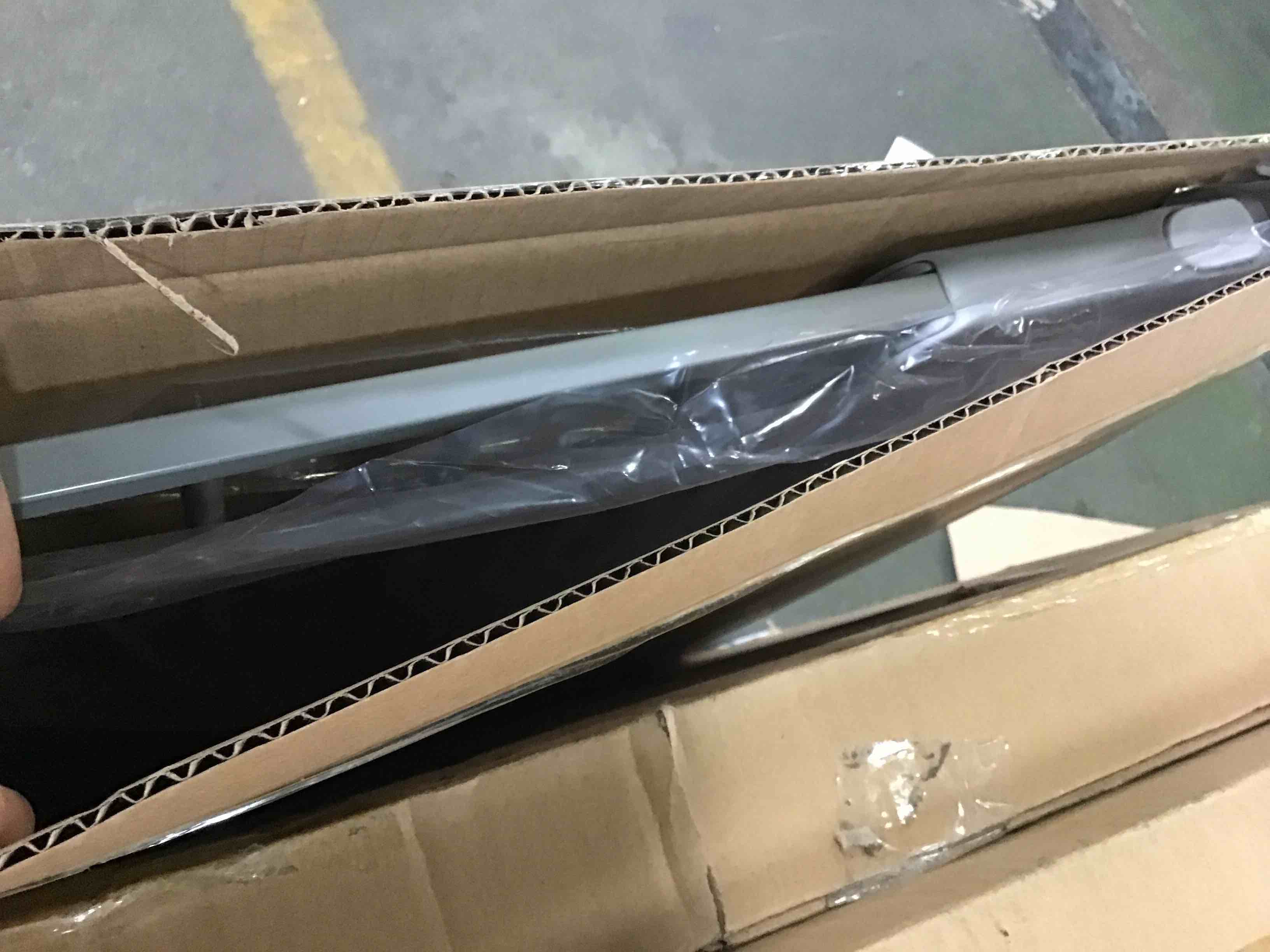 https://s3.amazonaws.com/lotting-images-prod/bidfta/RED5033173_1686155666934.jpeg